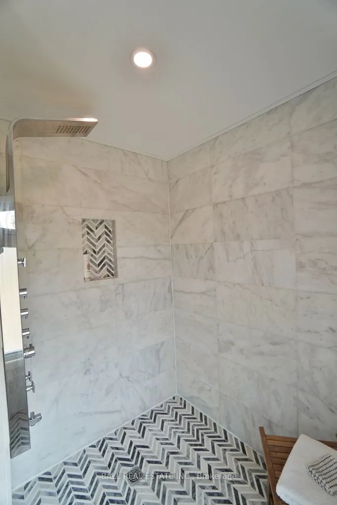 20 Musclow-Greenview Road