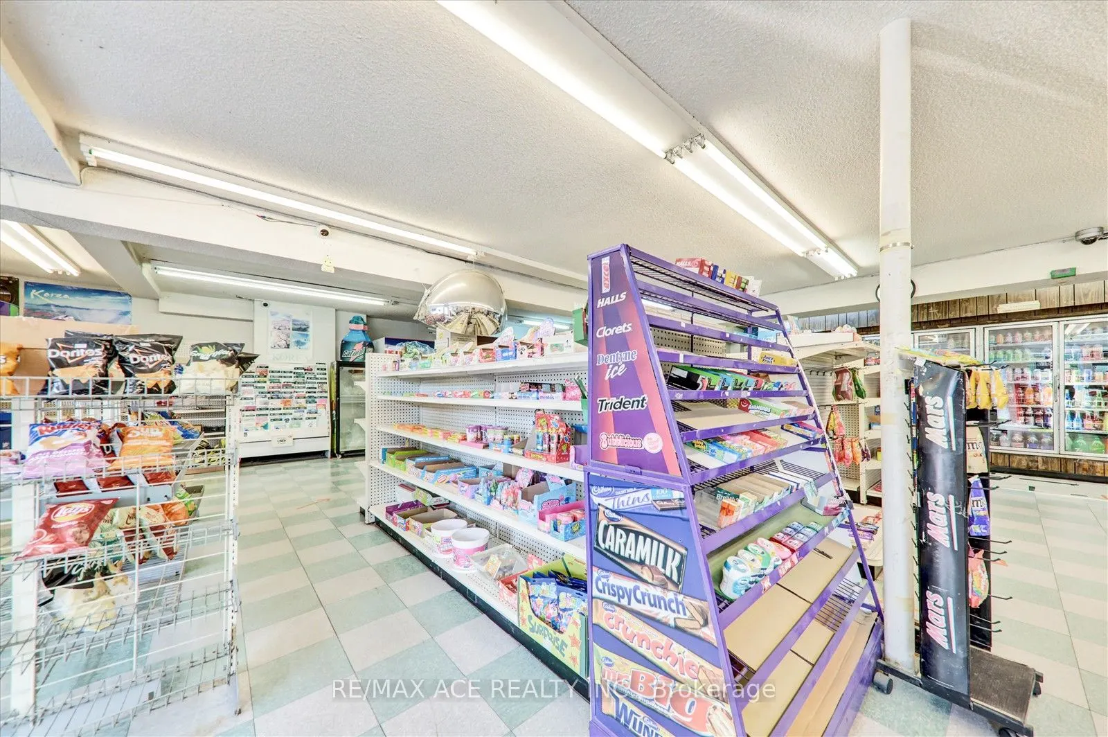 132 Victoria Street N