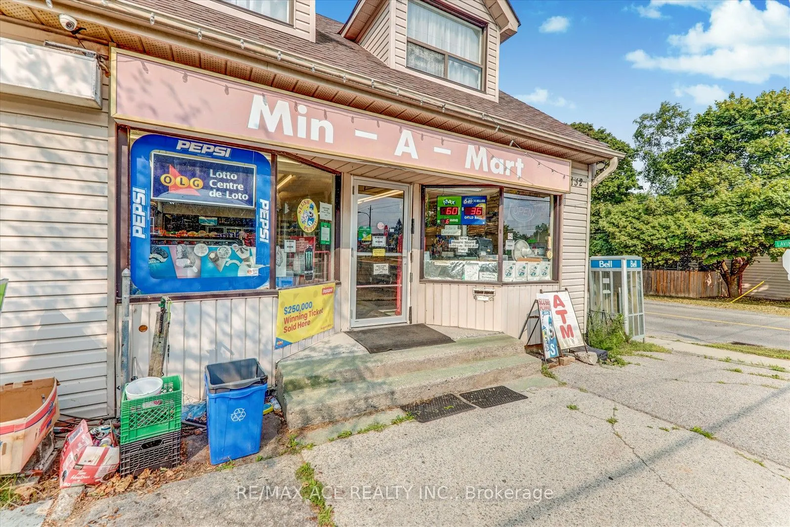 132 Victoria Street N