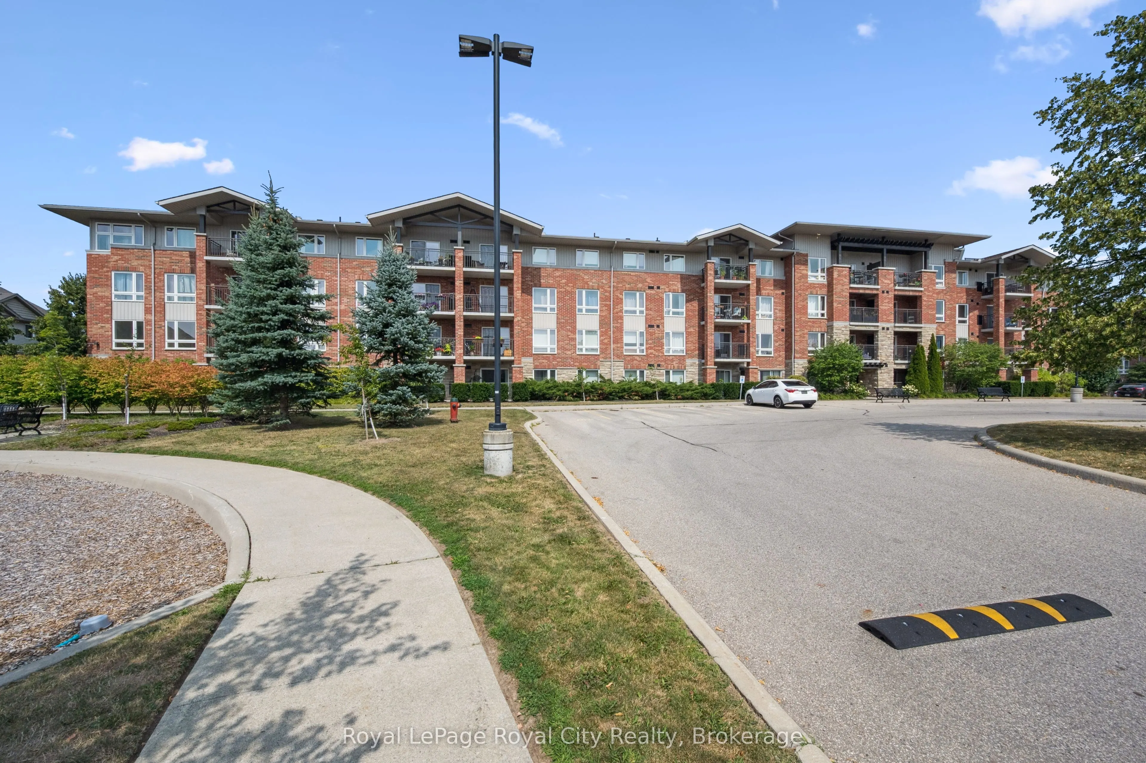 60 Lynnmore Street, #313