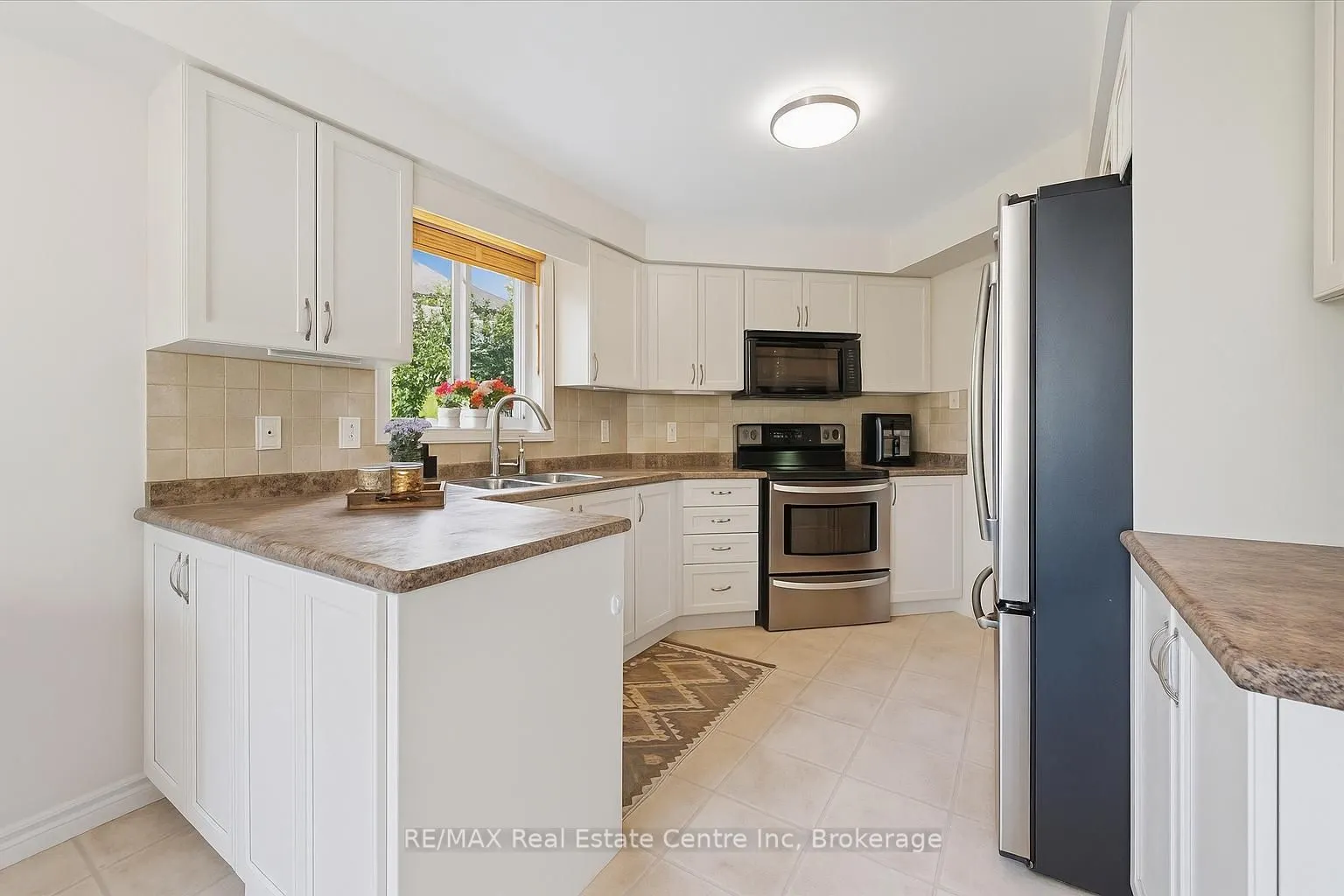 24 WILKIE Crescent