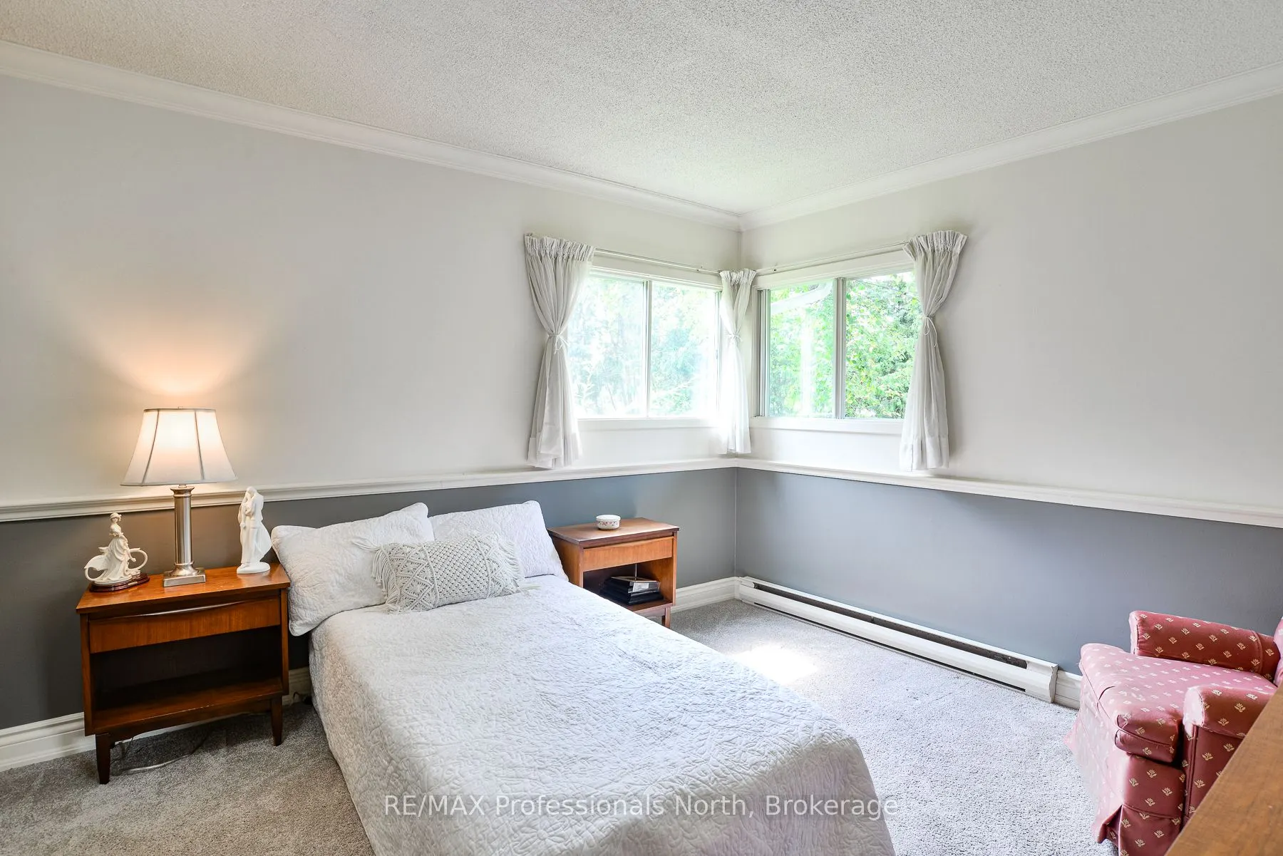 33 Woodchester Avenue