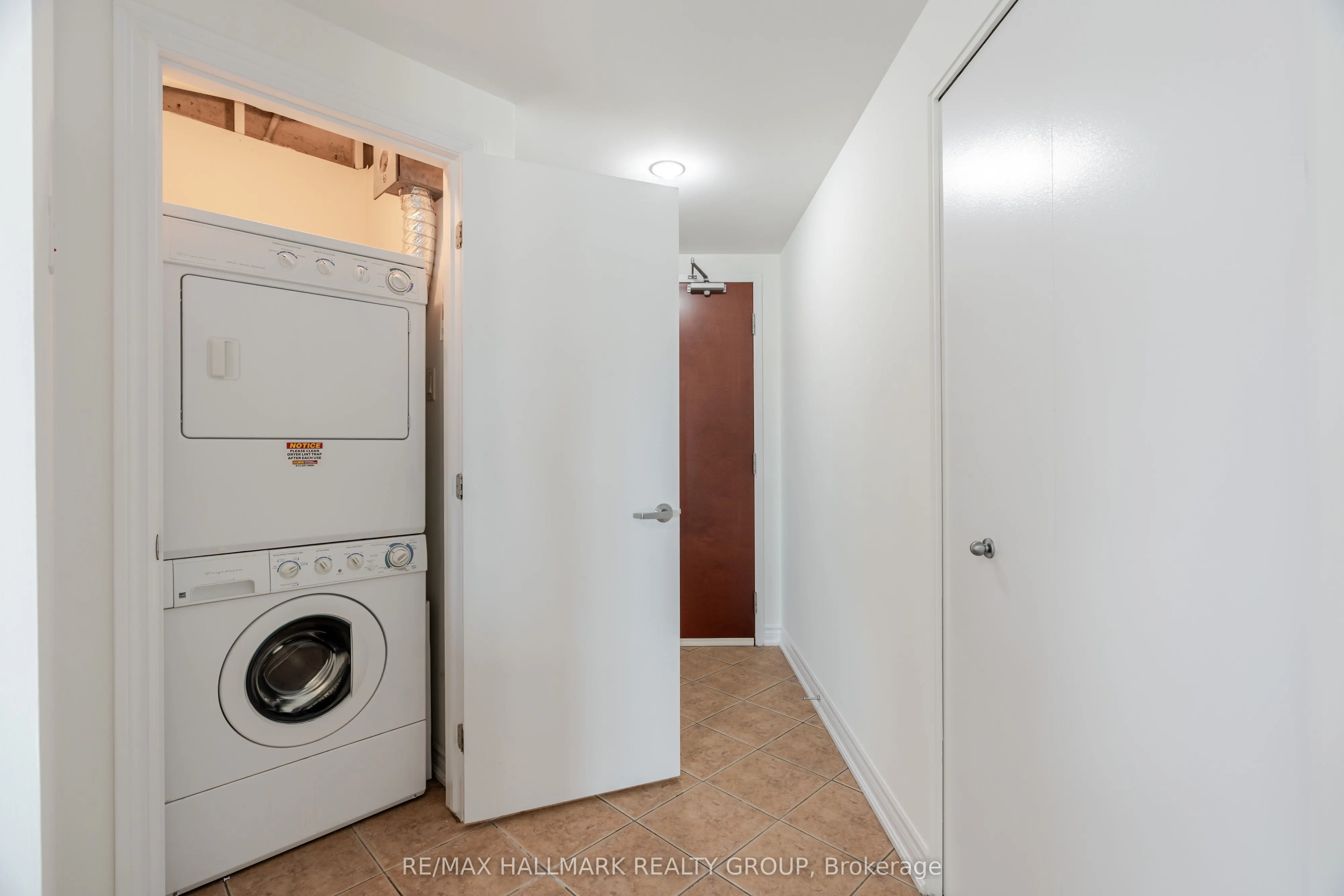 234 Rideau Street, #1907