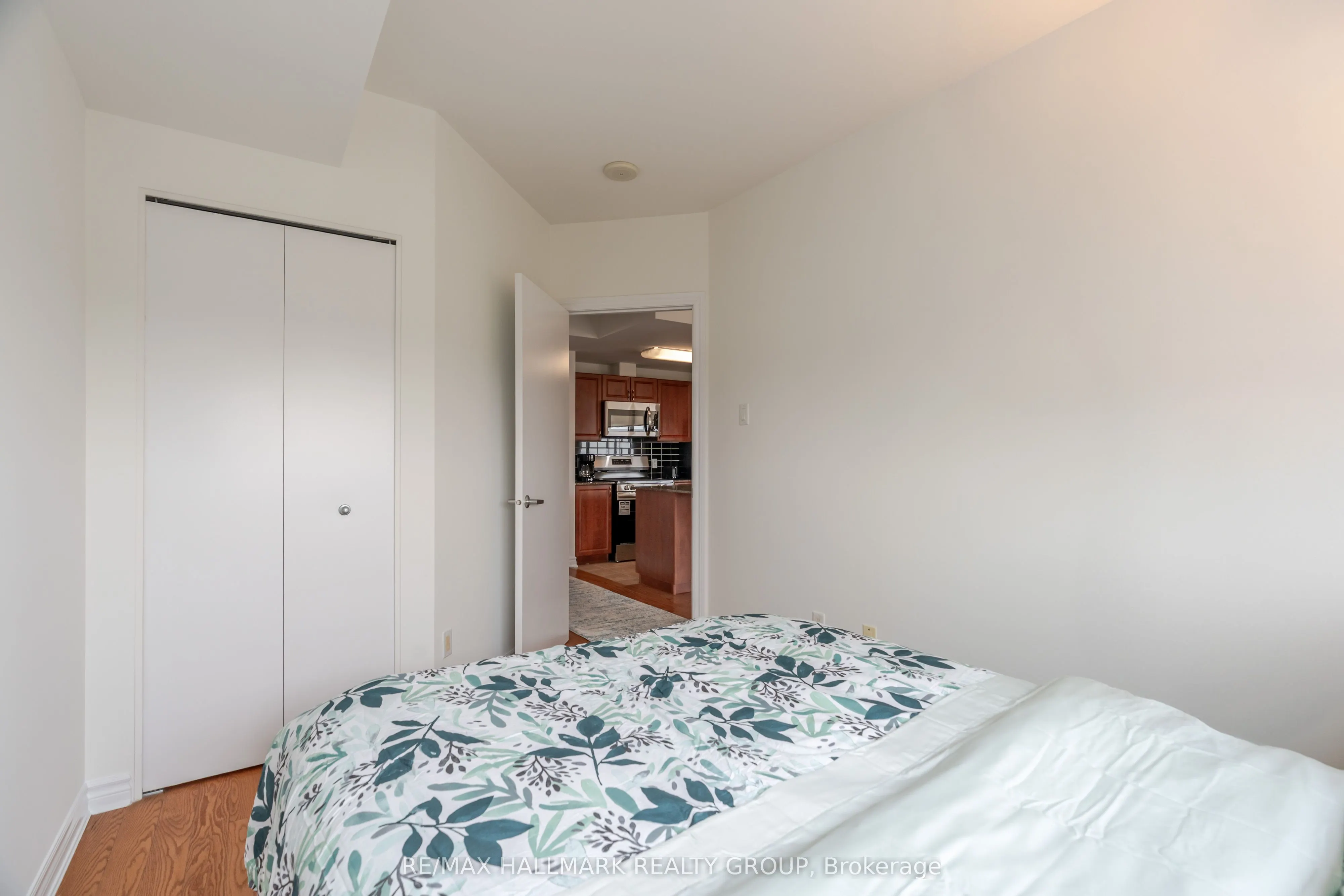 234 Rideau Street, #1907