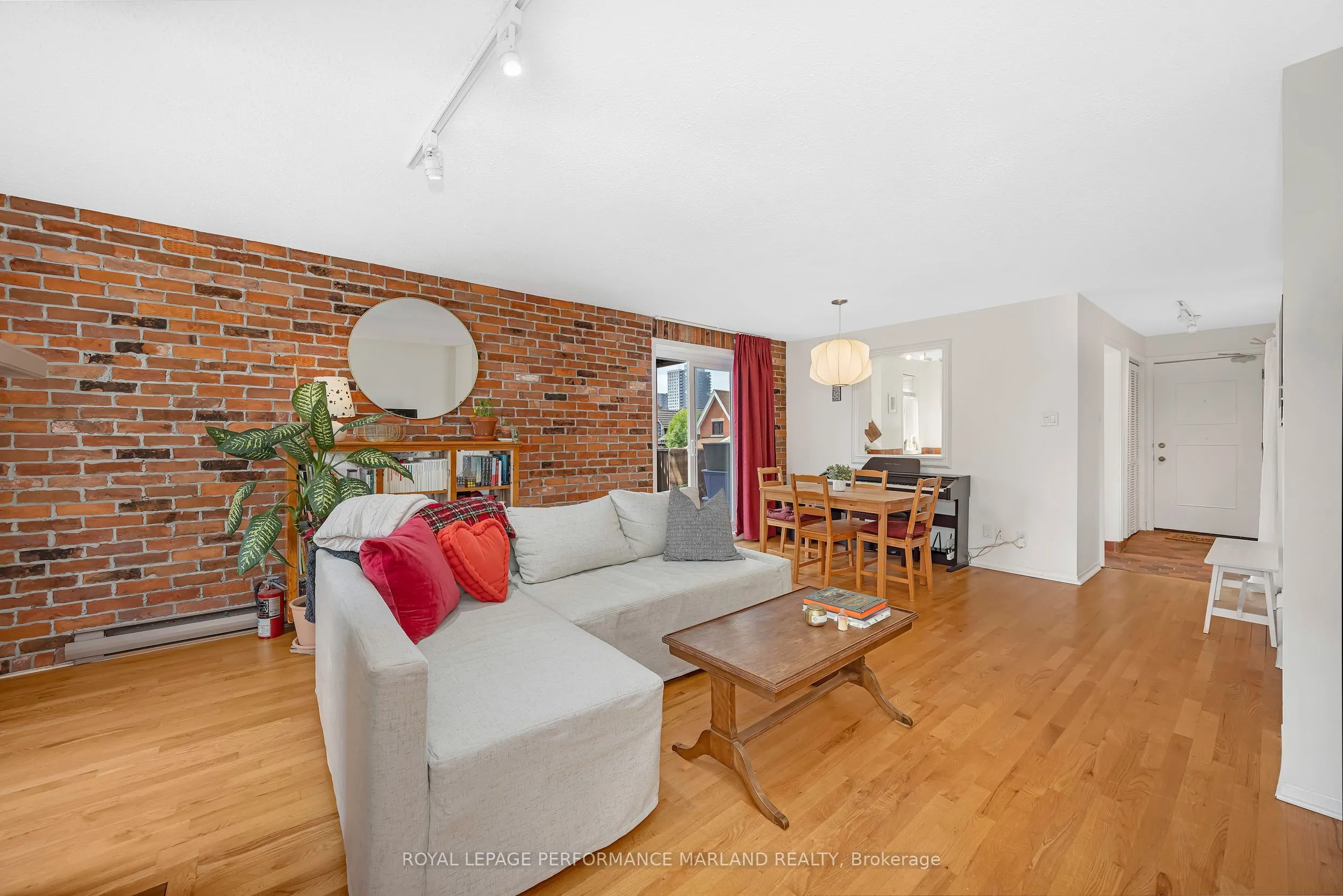 244 Charlotte Street, #8