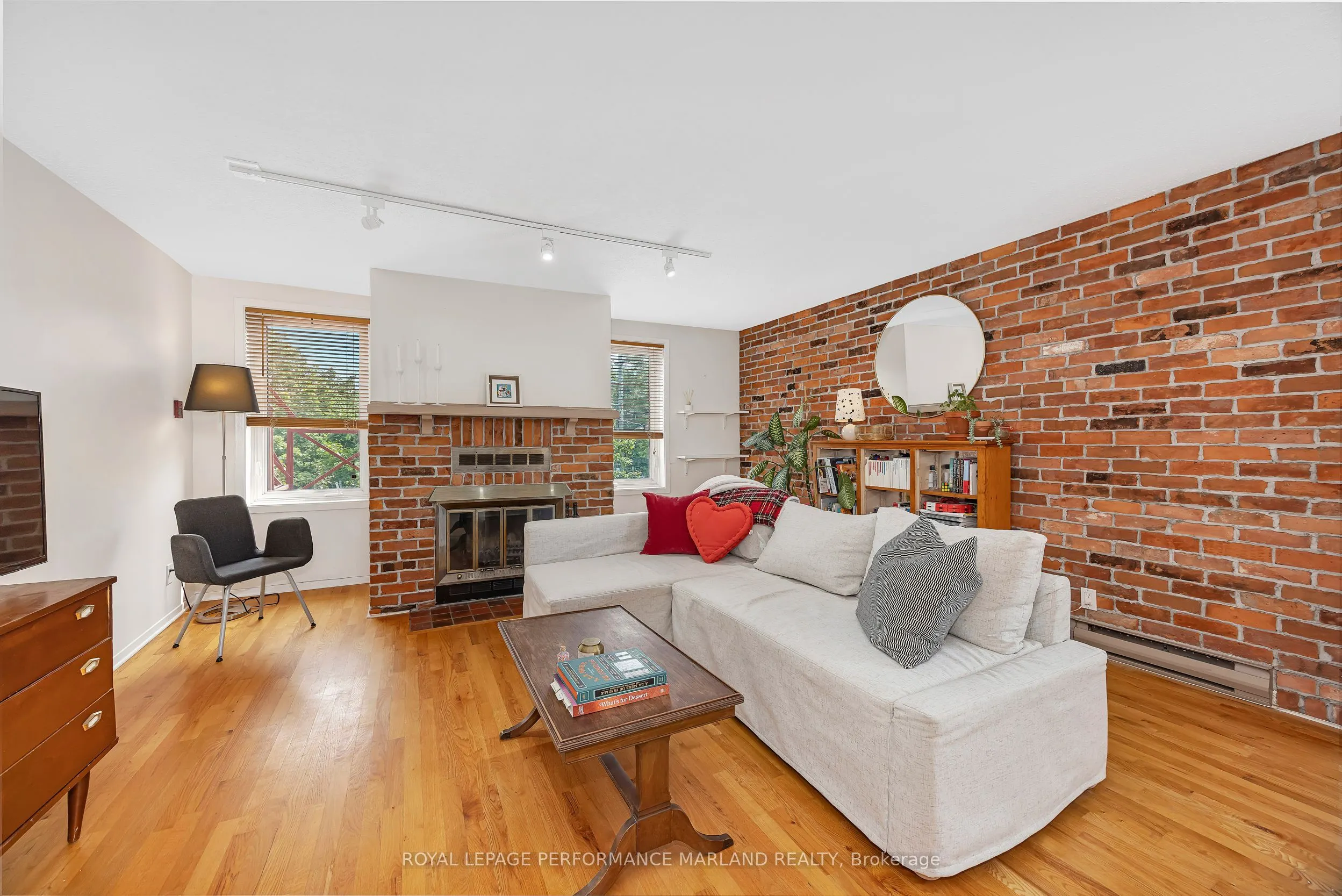 244 Charlotte Street, #8