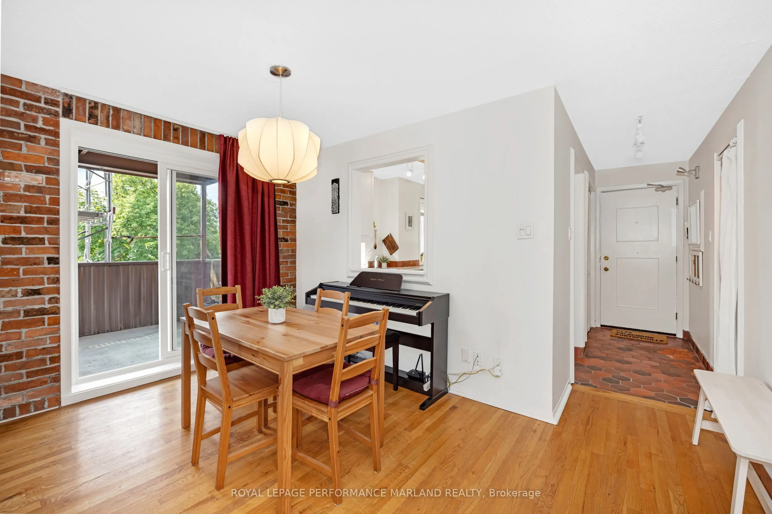 244 Charlotte Street, #8