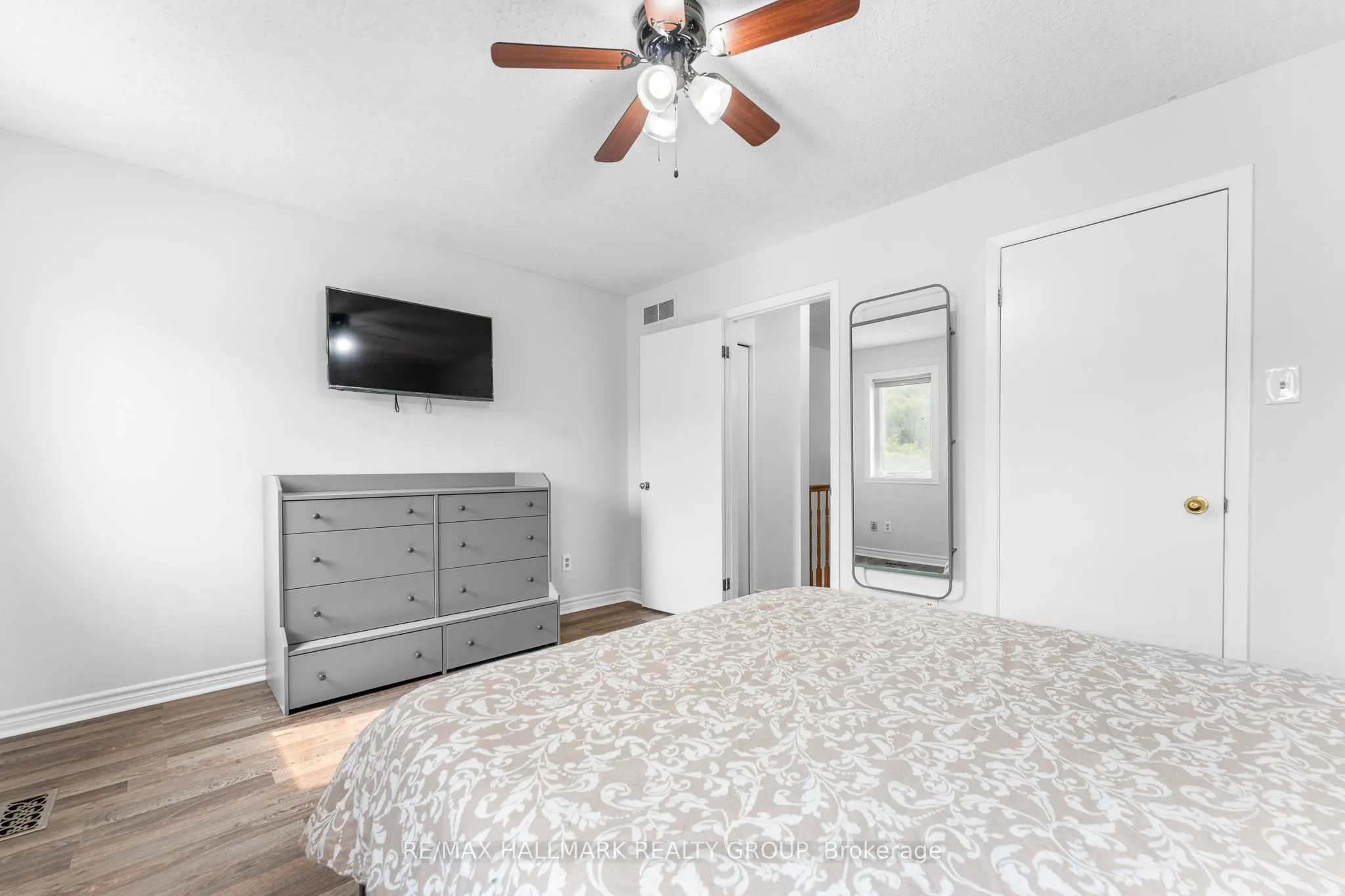 5732 Andrasi Crescent, #D