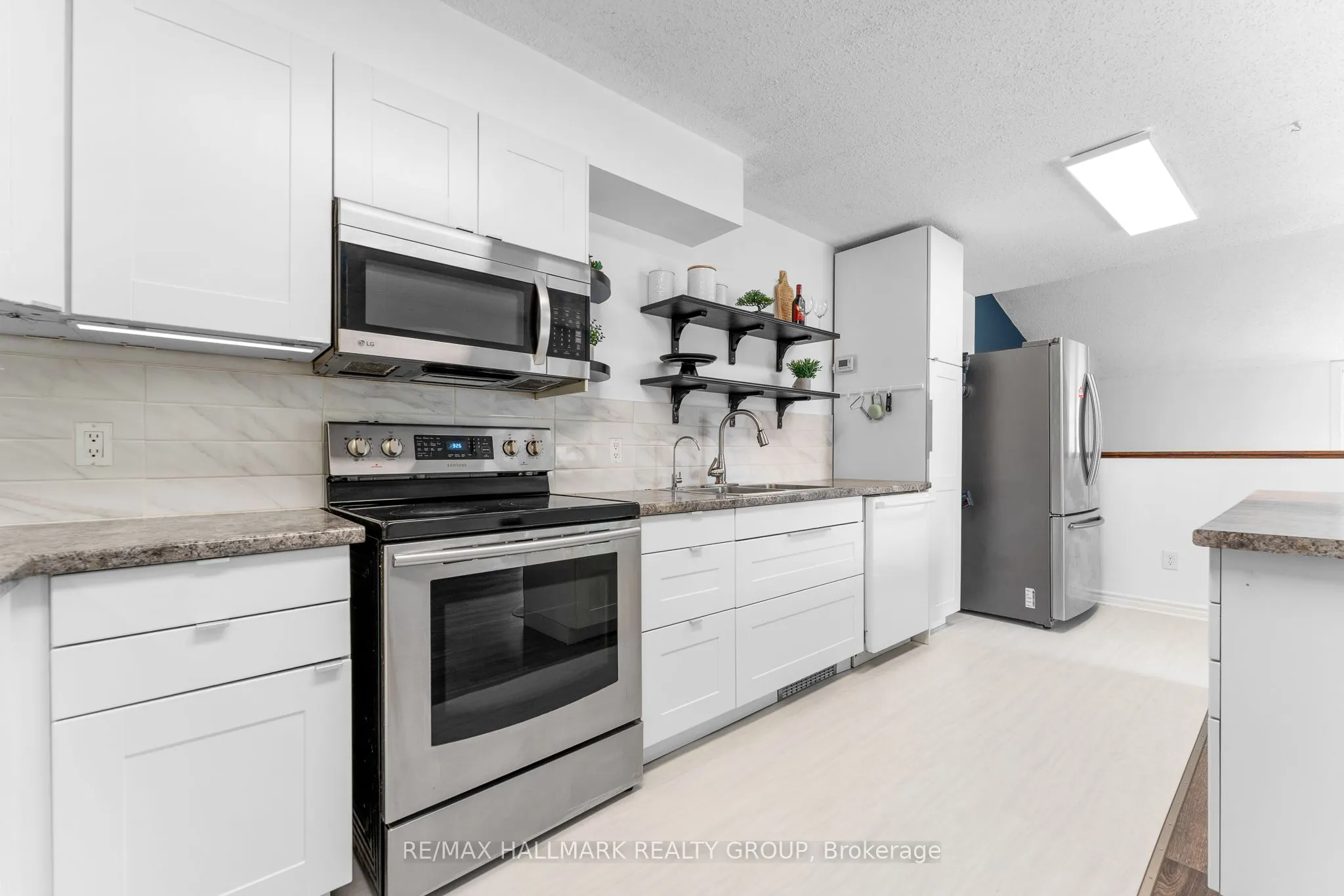 5732 Andrasi Crescent, #D