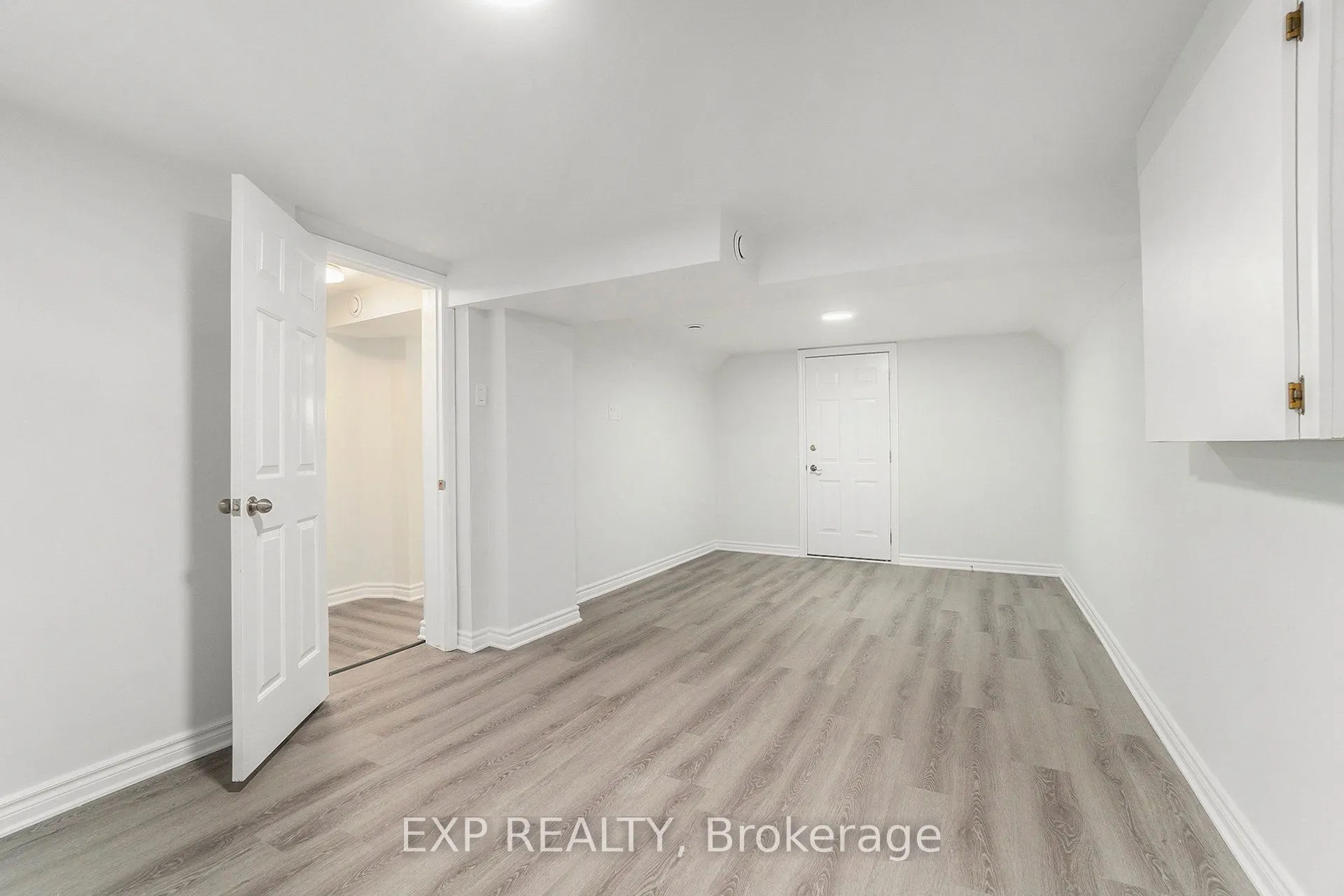 3854 Prince Of Wales Drive