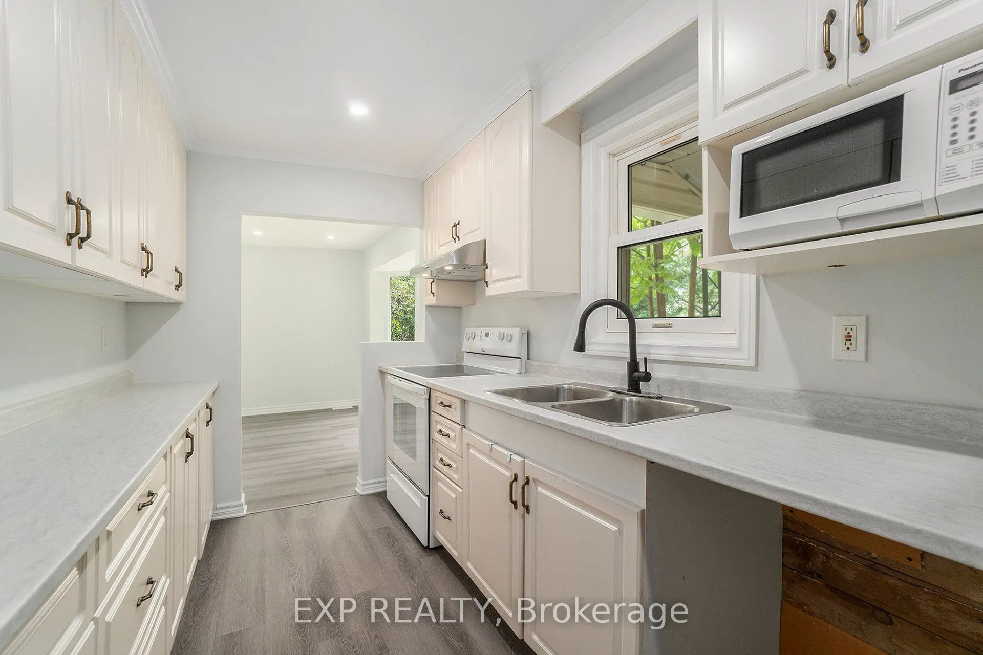 3854 Prince Of Wales Drive