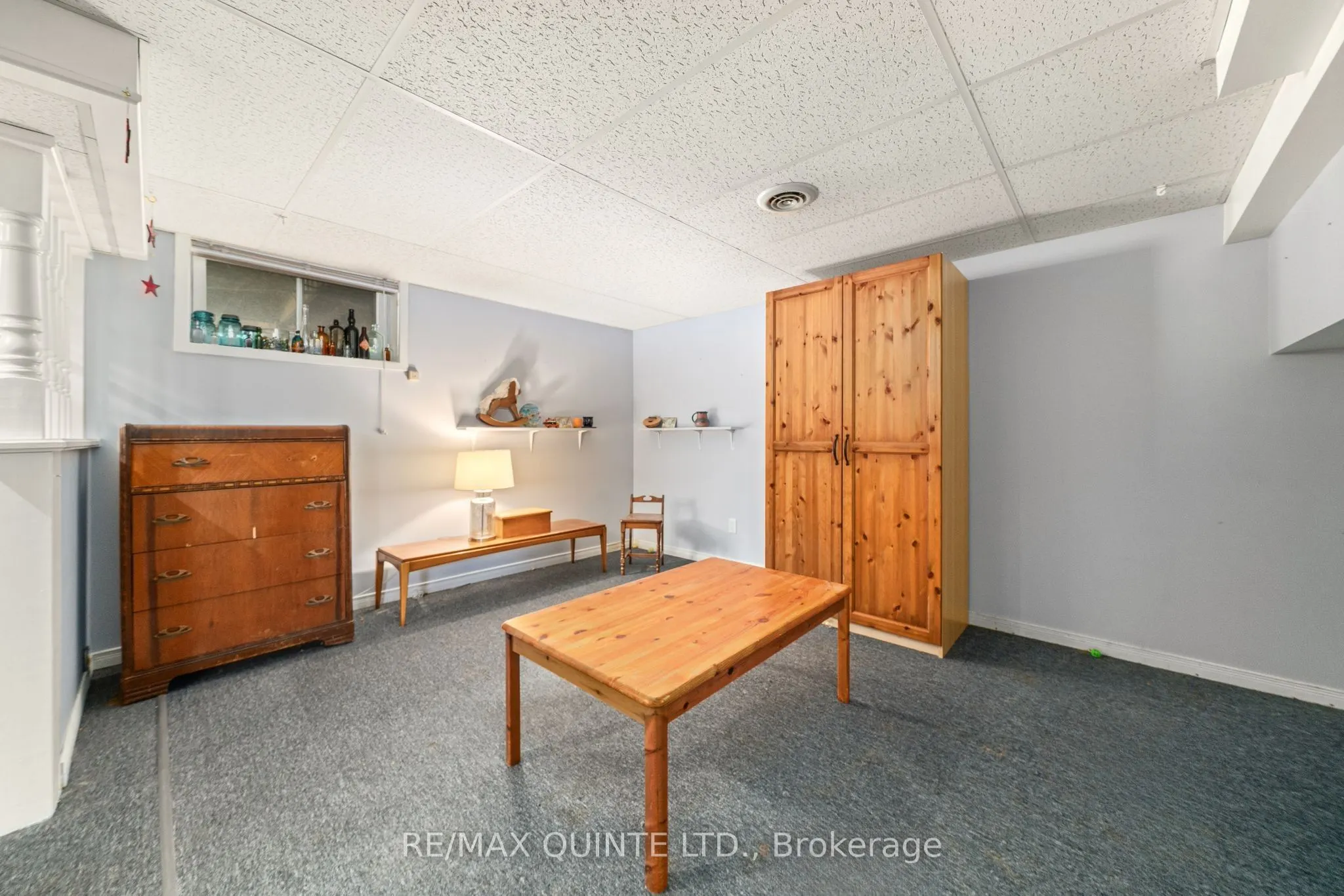 257 College Street W