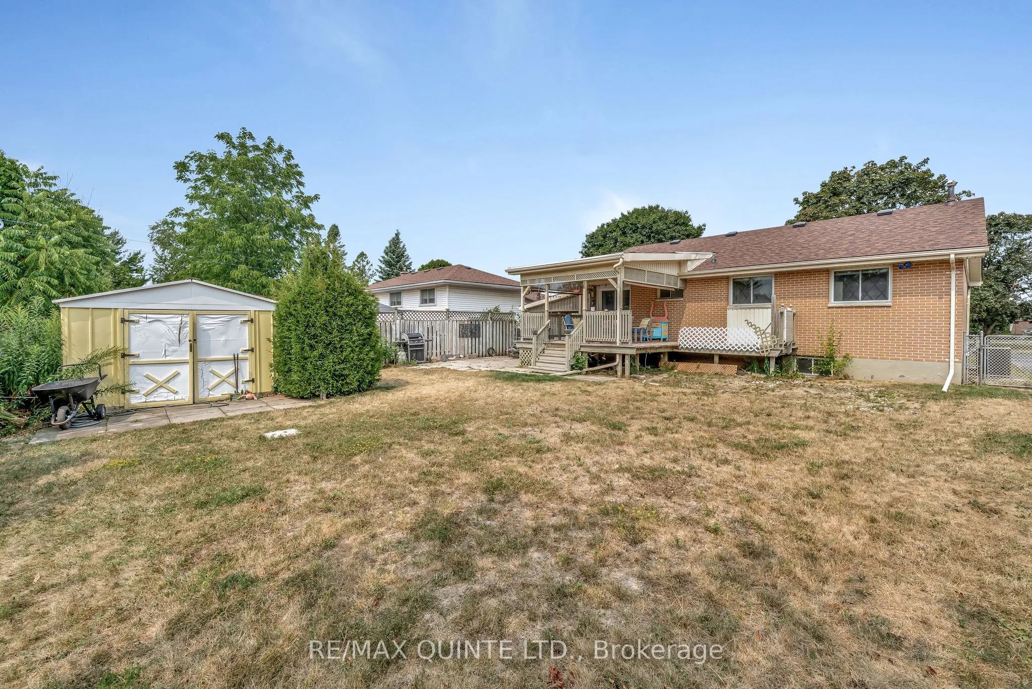 257 College Street W