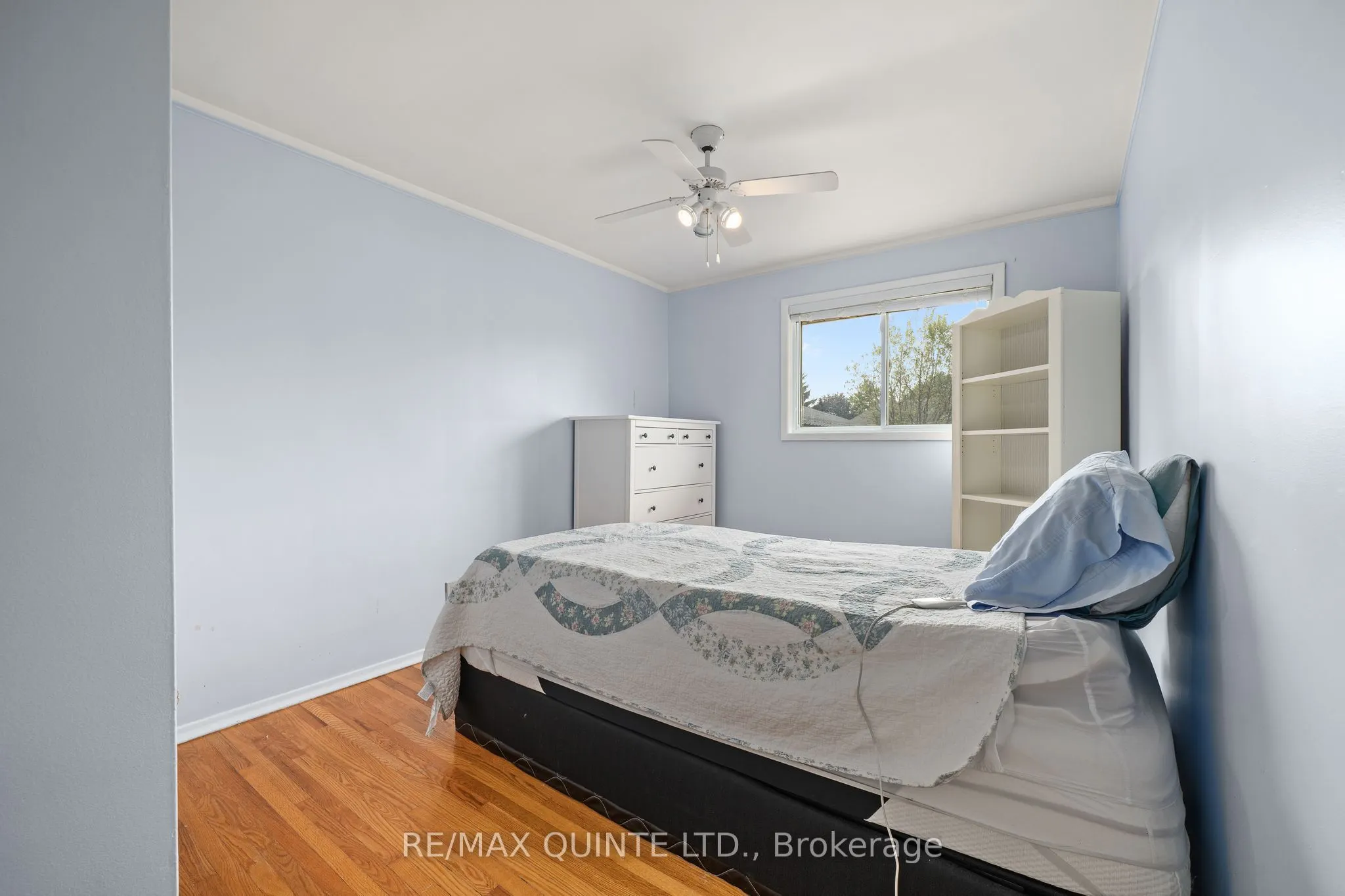 257 College Street W