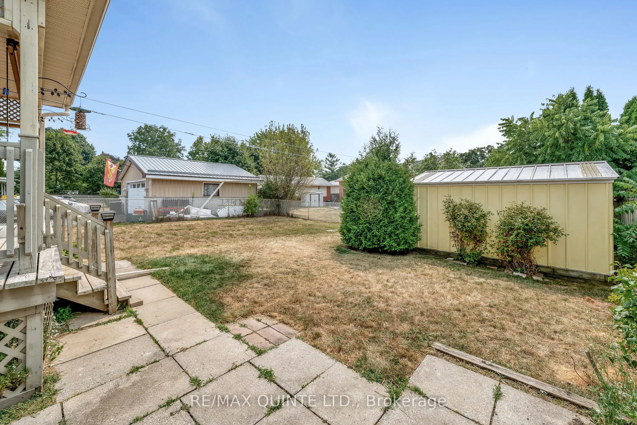 257 College Street W