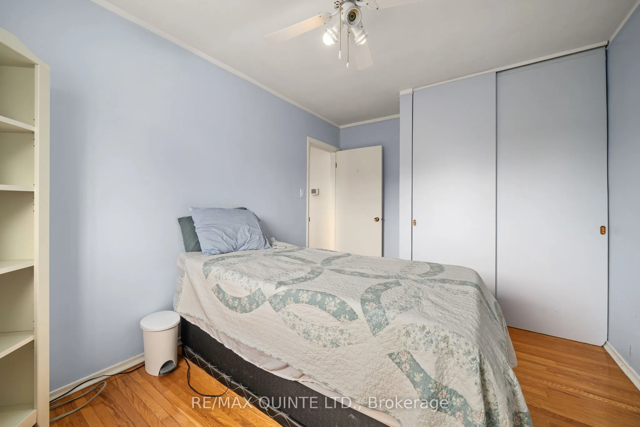 257 College Street W
