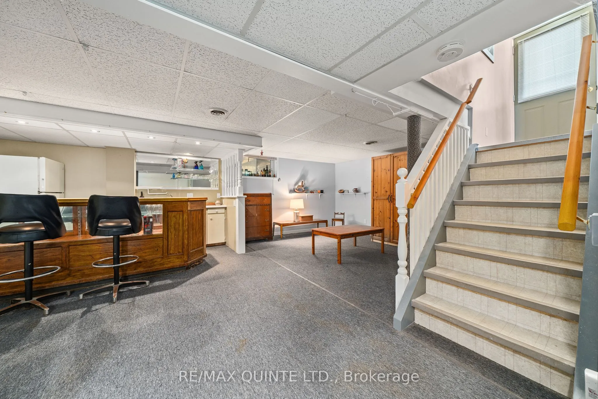 257 College Street W