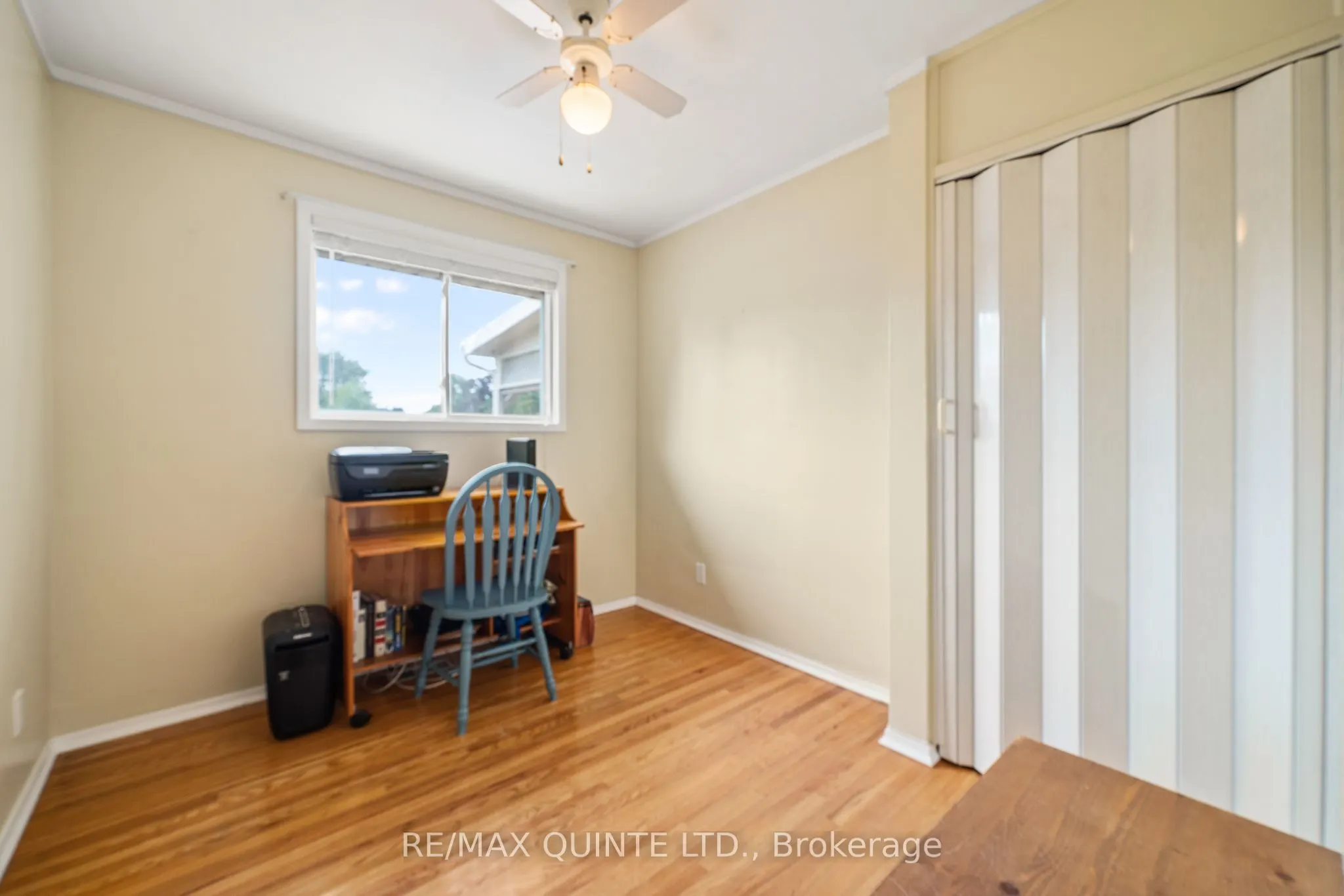 257 College Street W
