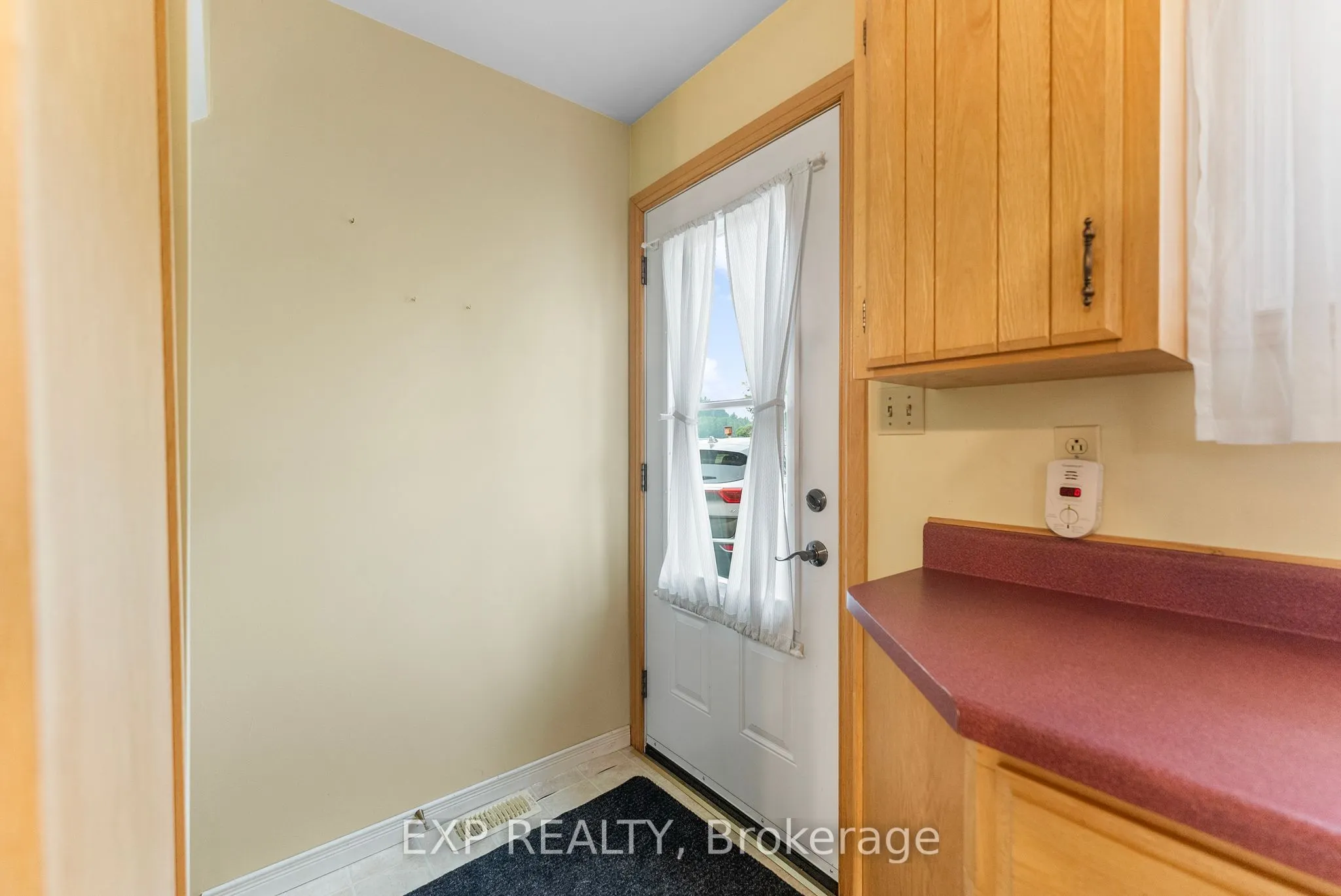 328 Horseshoe Lane