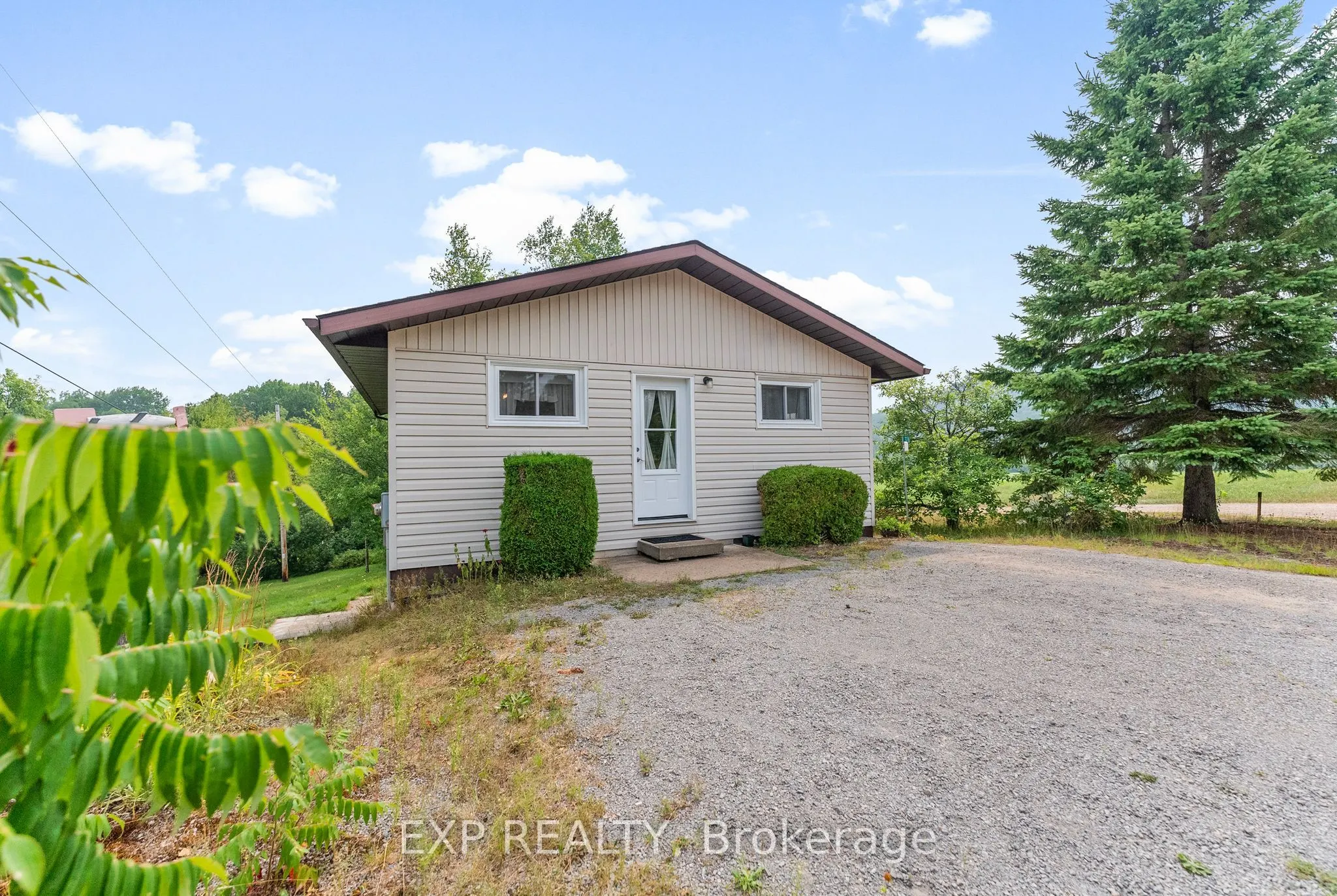 328 Horseshoe Lane