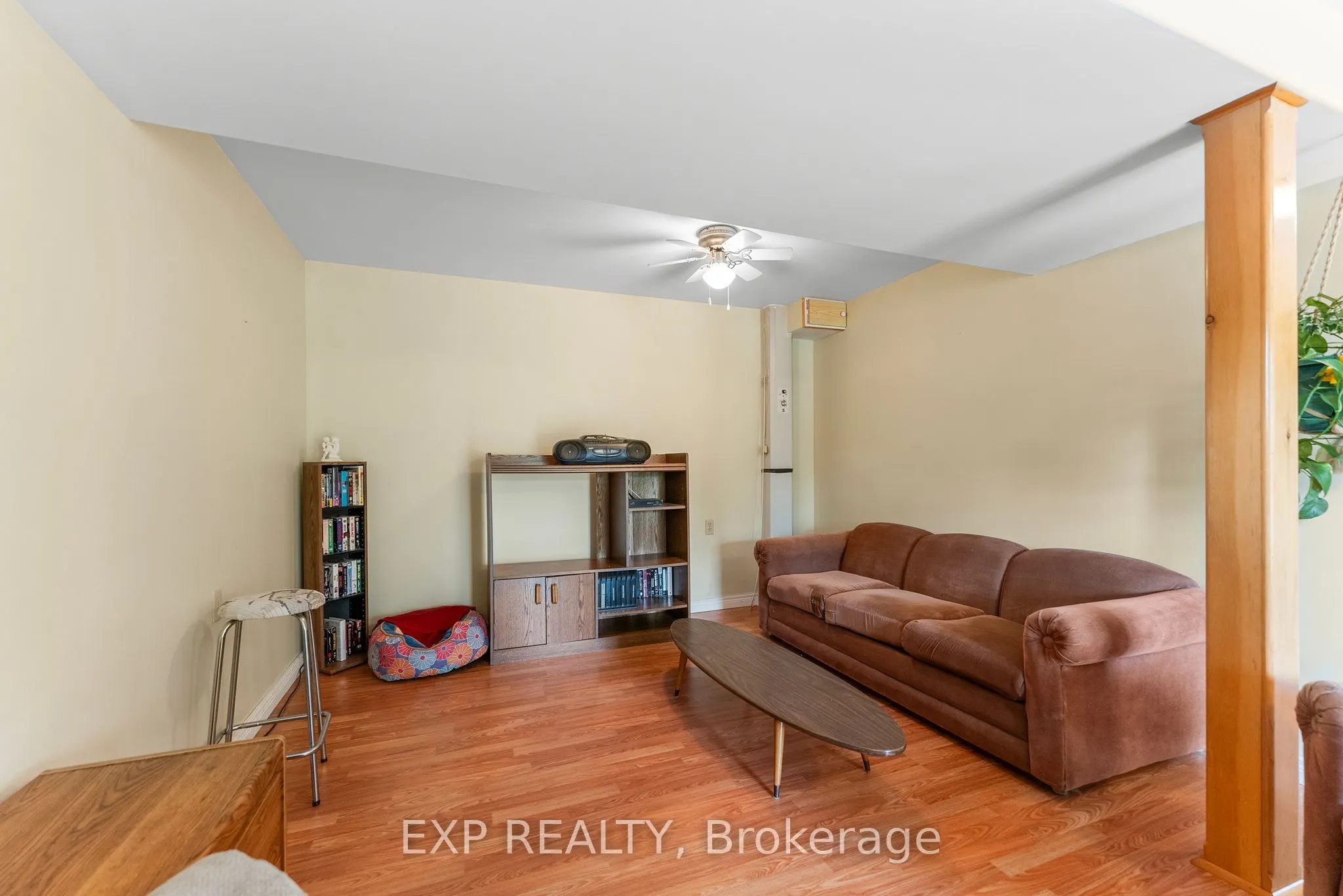 328 Horseshoe Lane