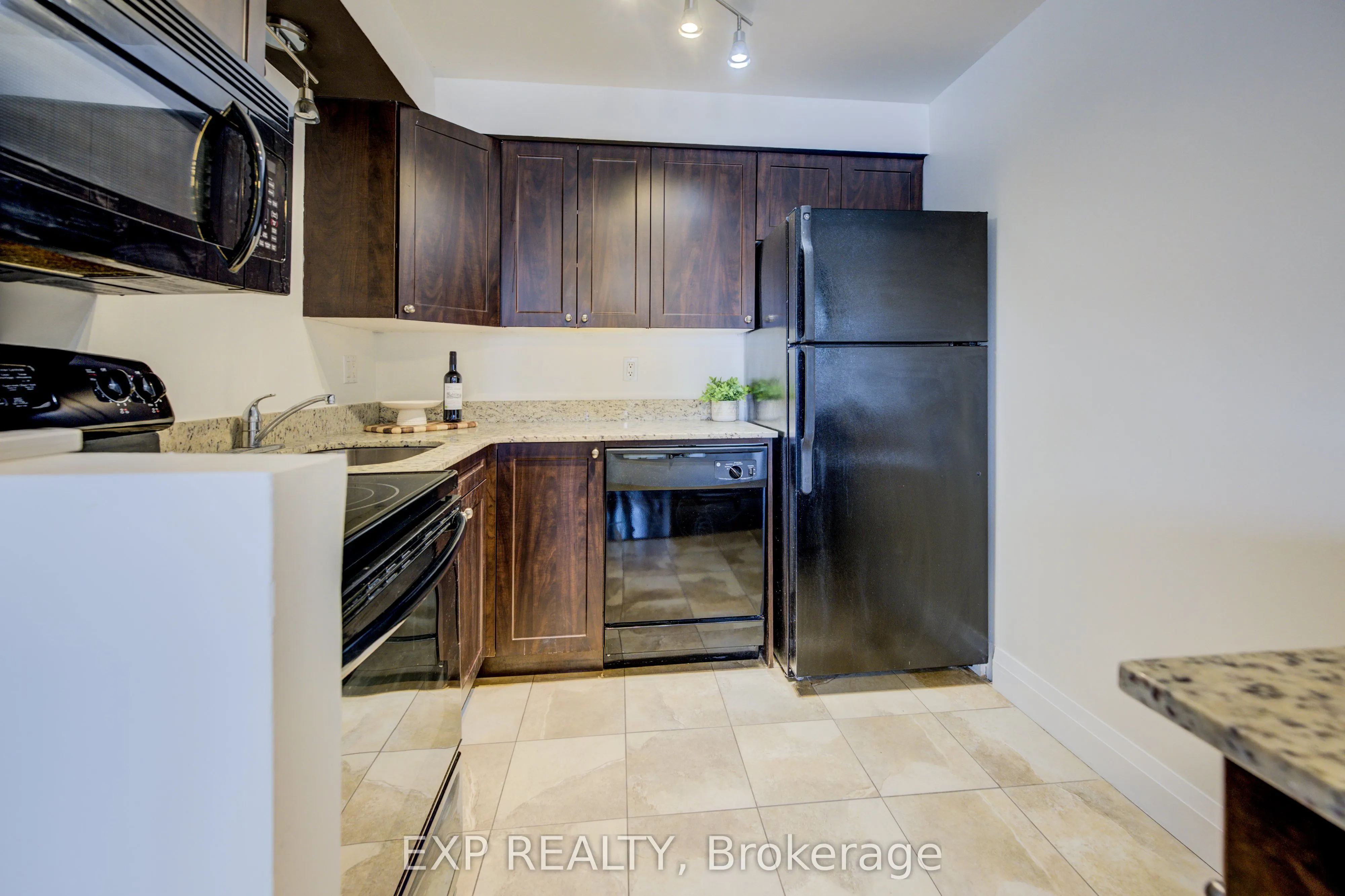 271 Eiwo Court, #208