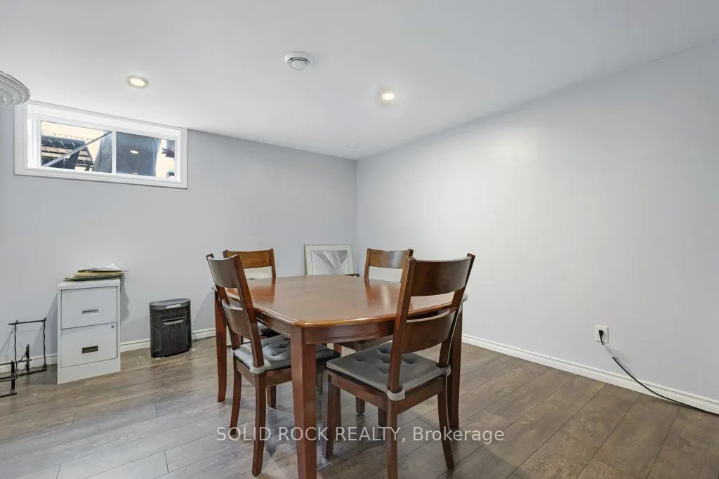 561 Chapel Park Private