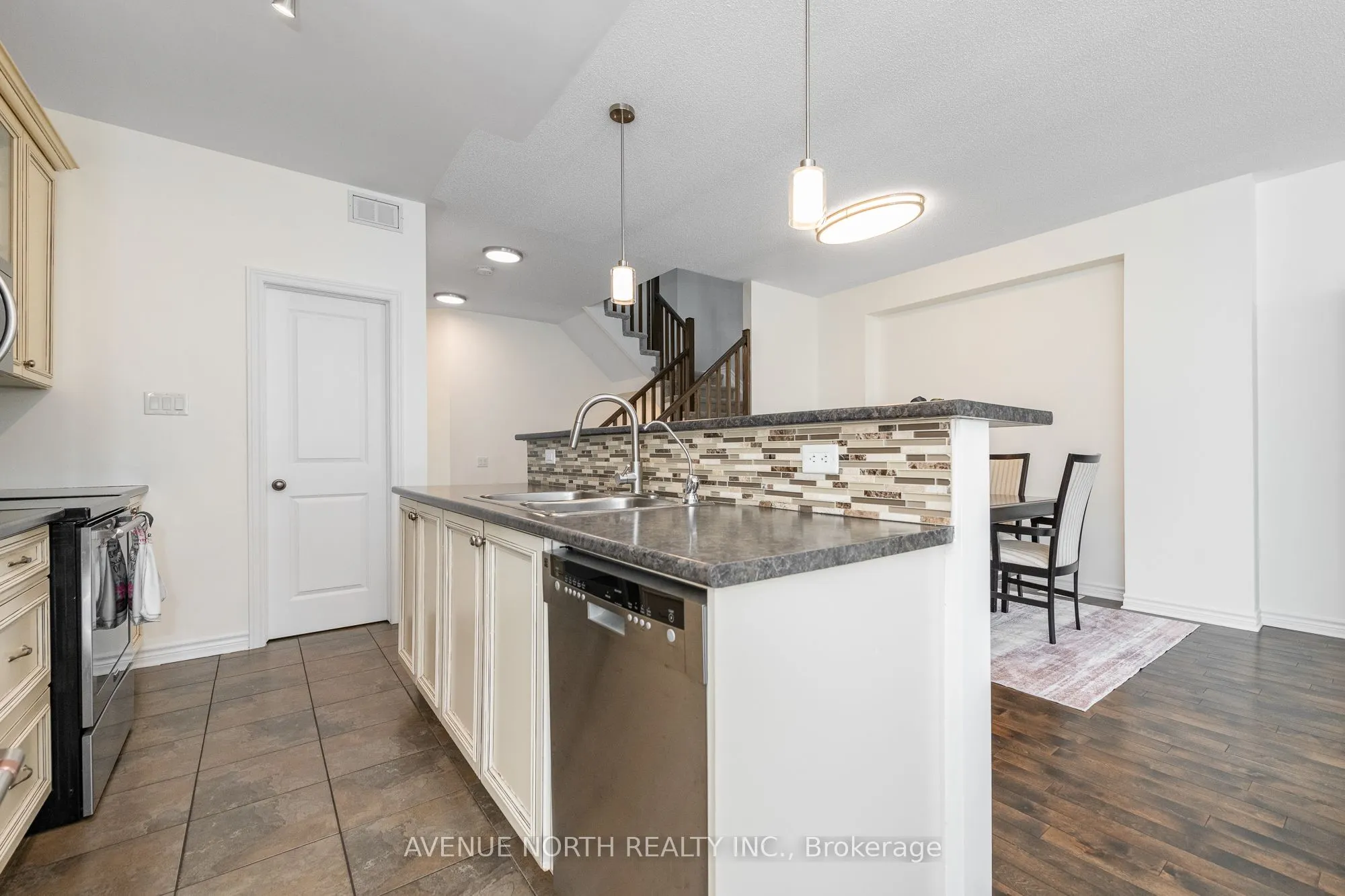 448 Rochefort Circle