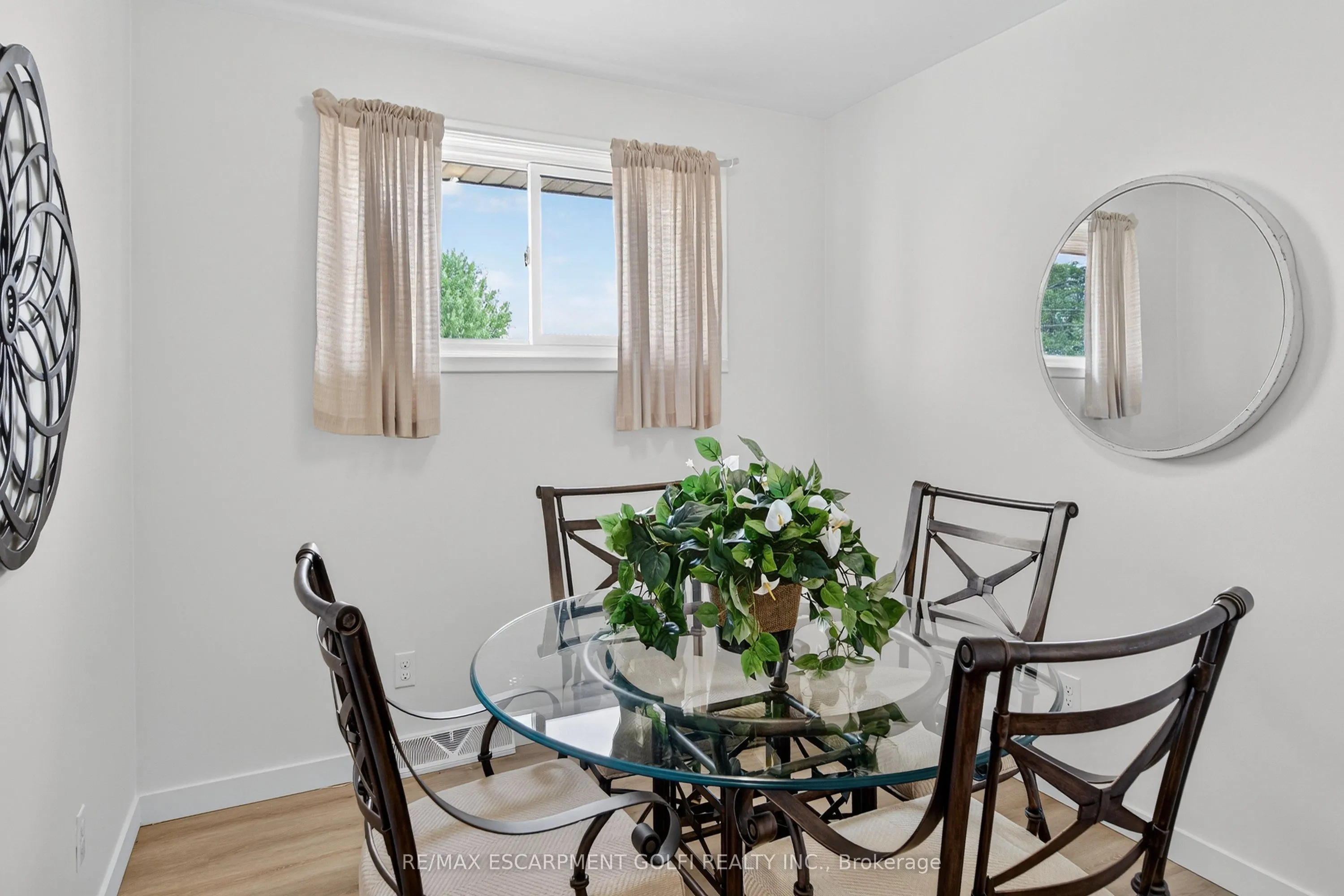 2041 Third Street Louth