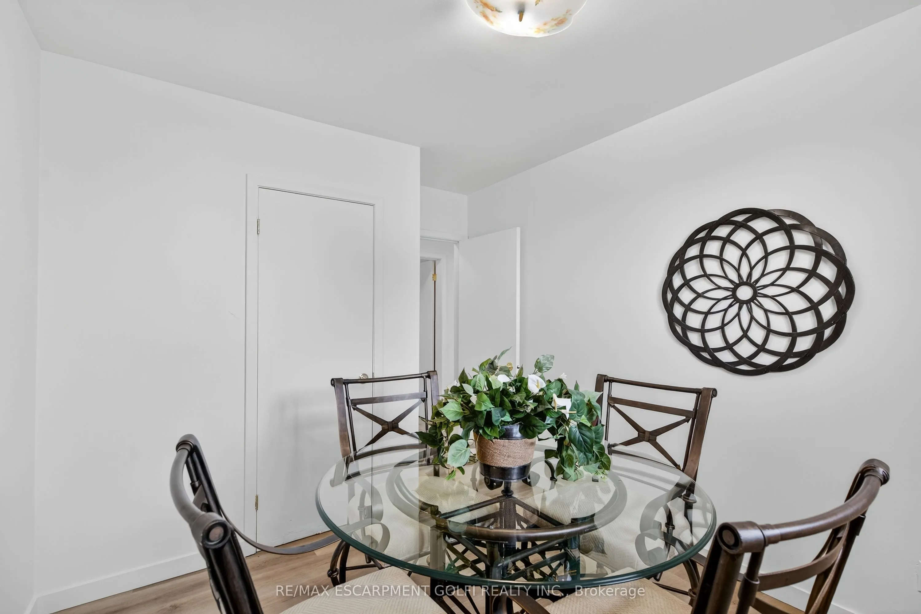 2041 Third Street Louth