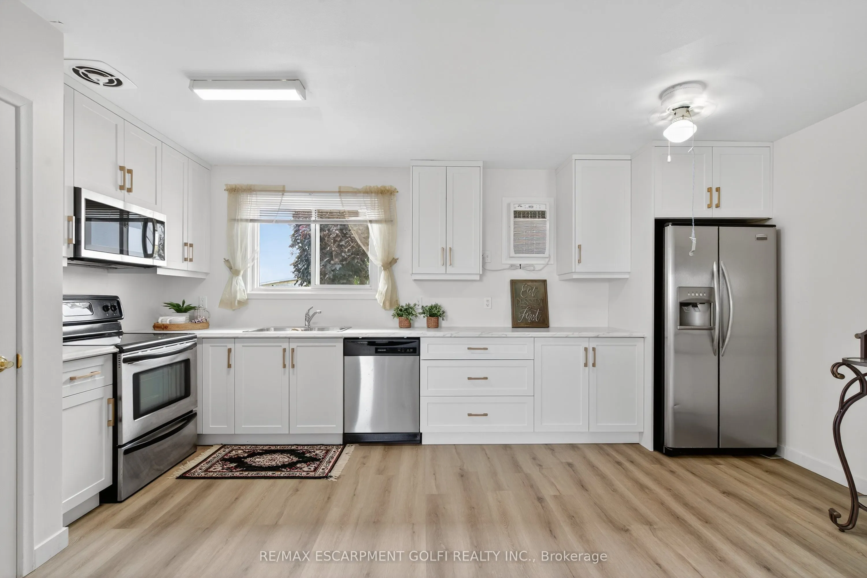 2041 Third Street Louth