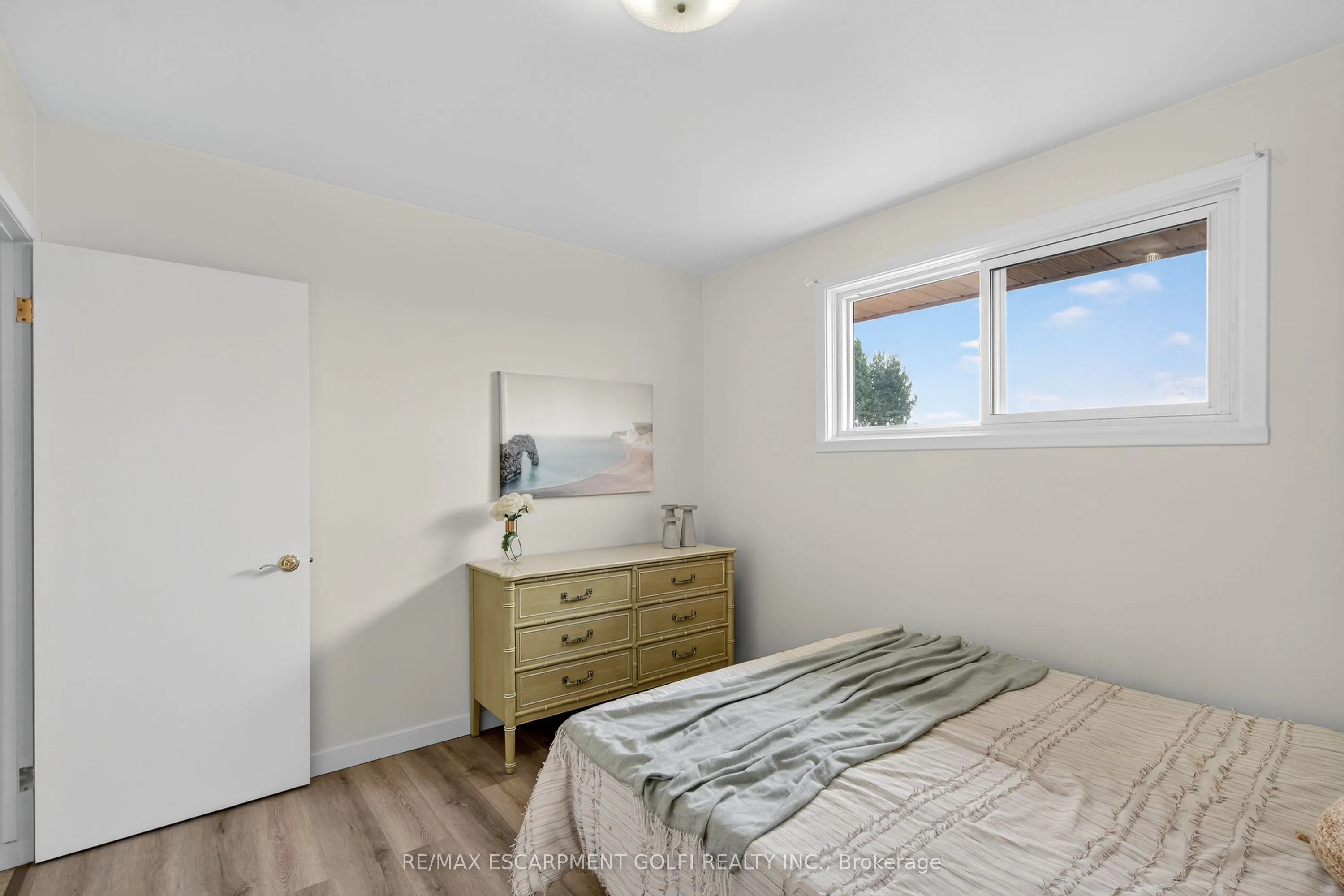 2041 Third Street Louth