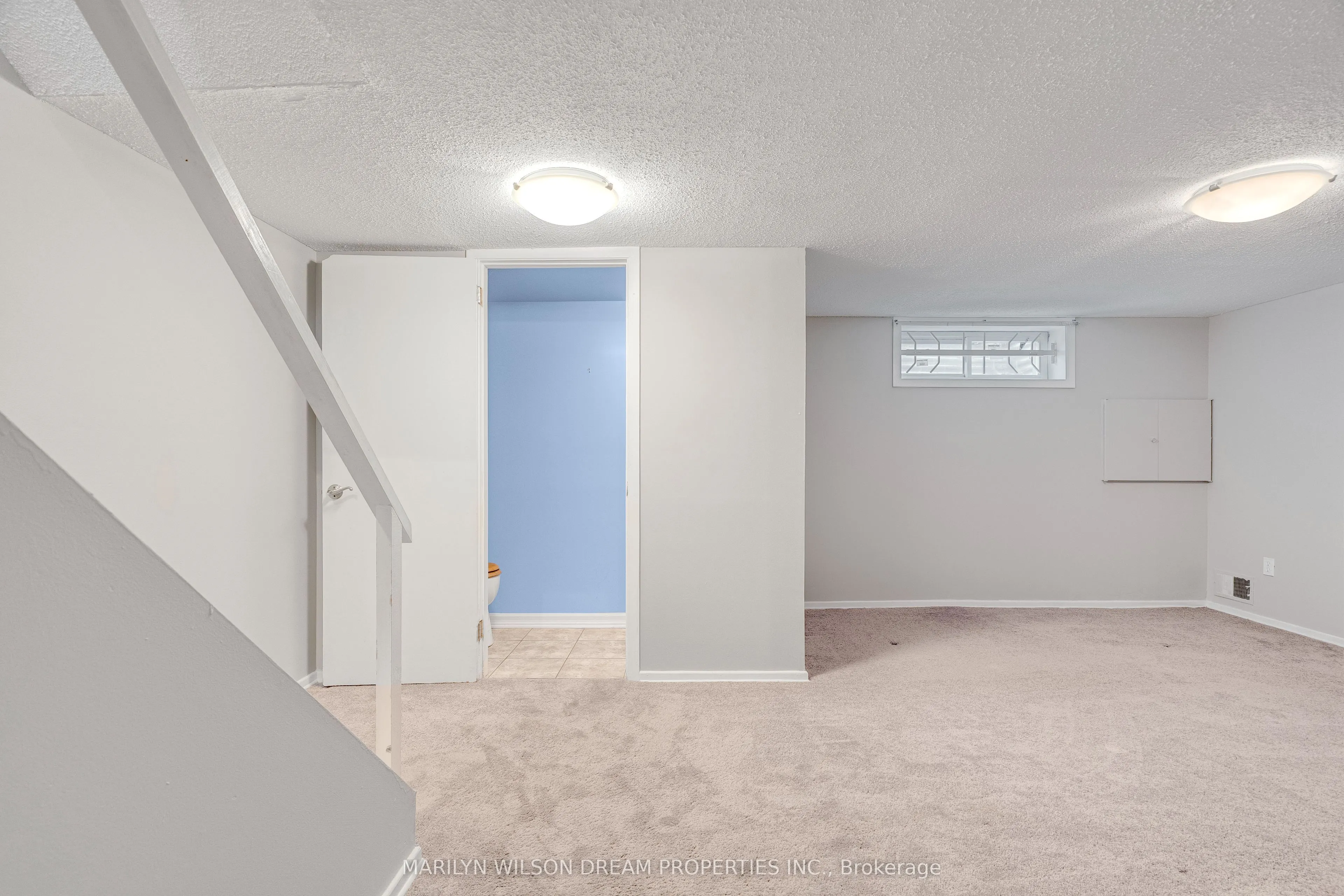 3346 Albion Road S