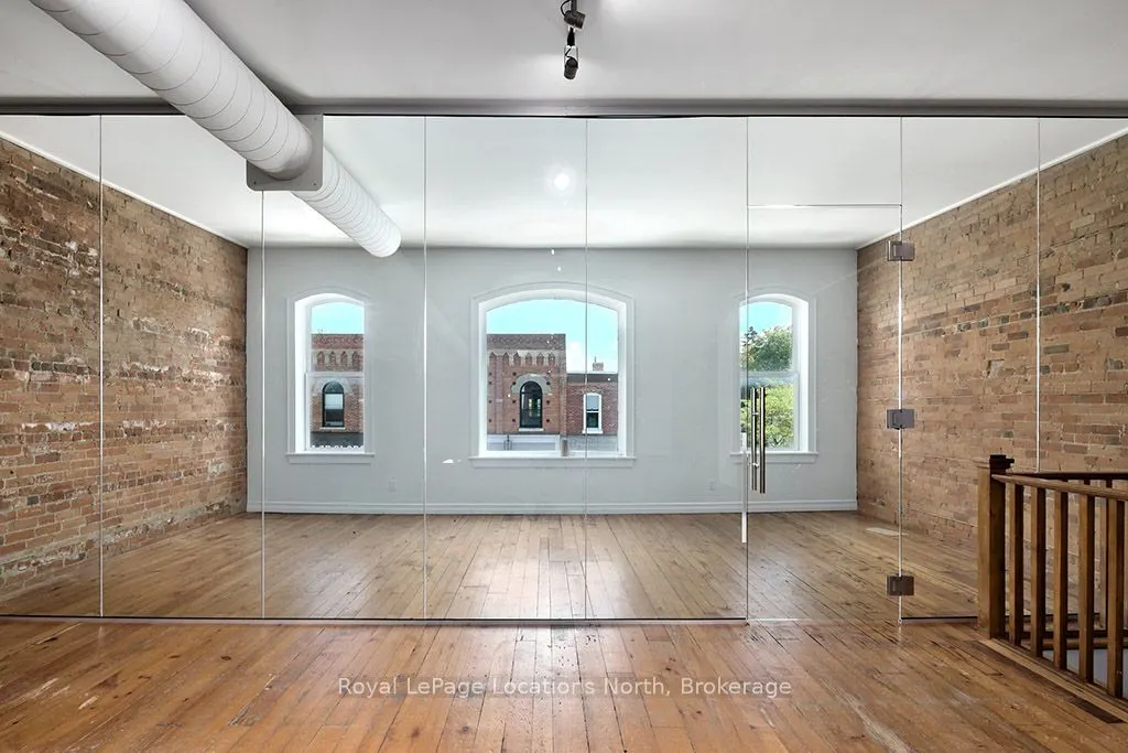 8 Bruce Street S, #Upper Unit