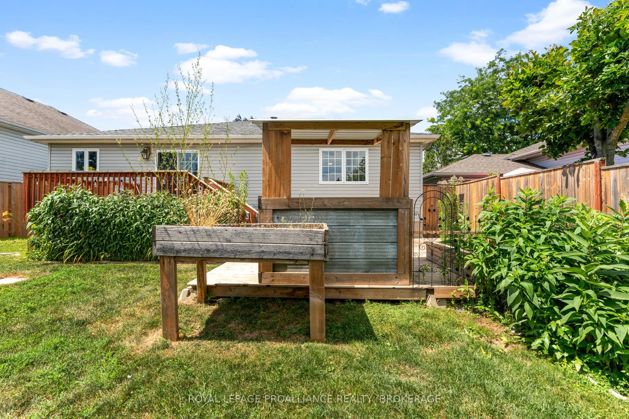 343 Sunrise Crescent