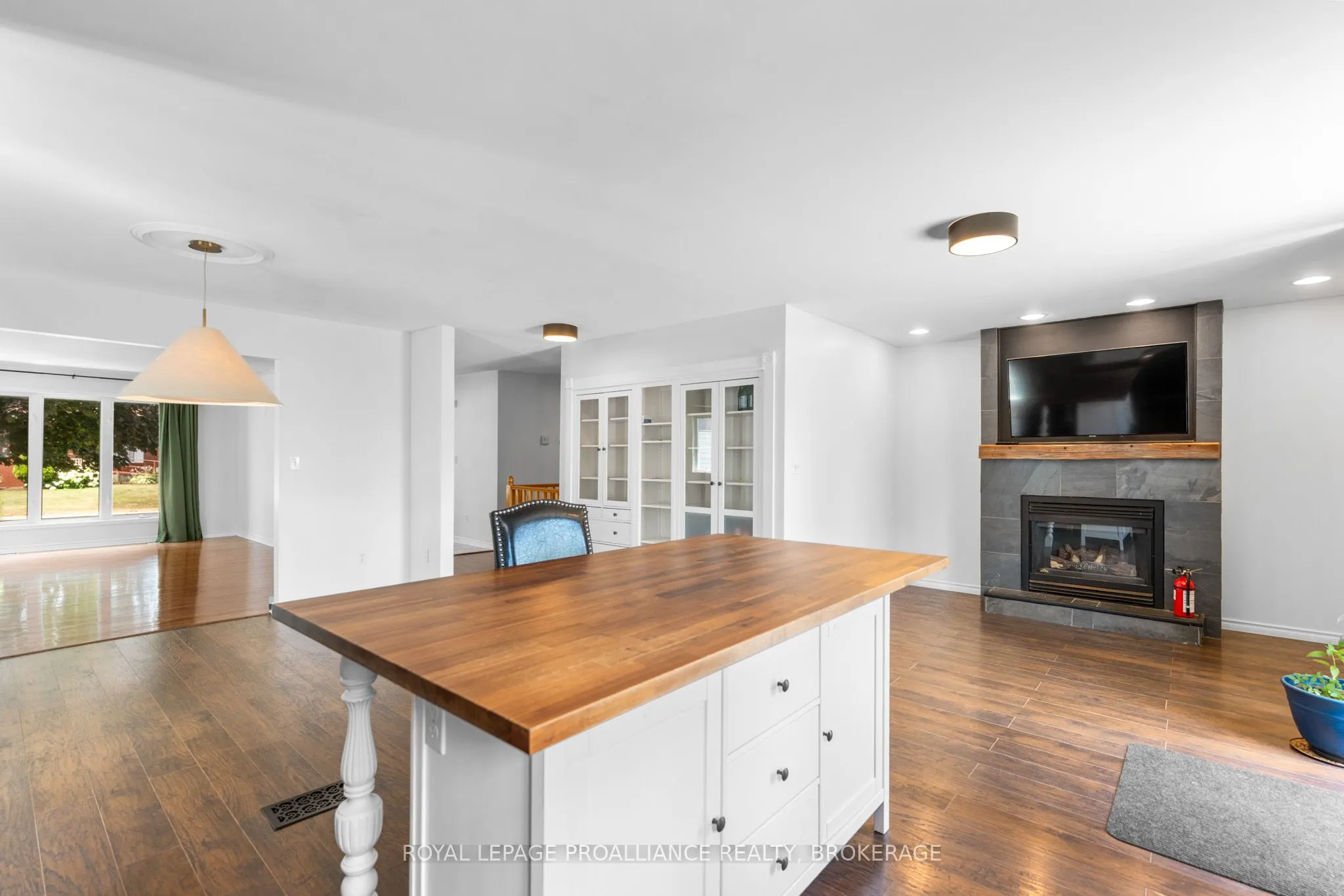 343 Sunrise Crescent