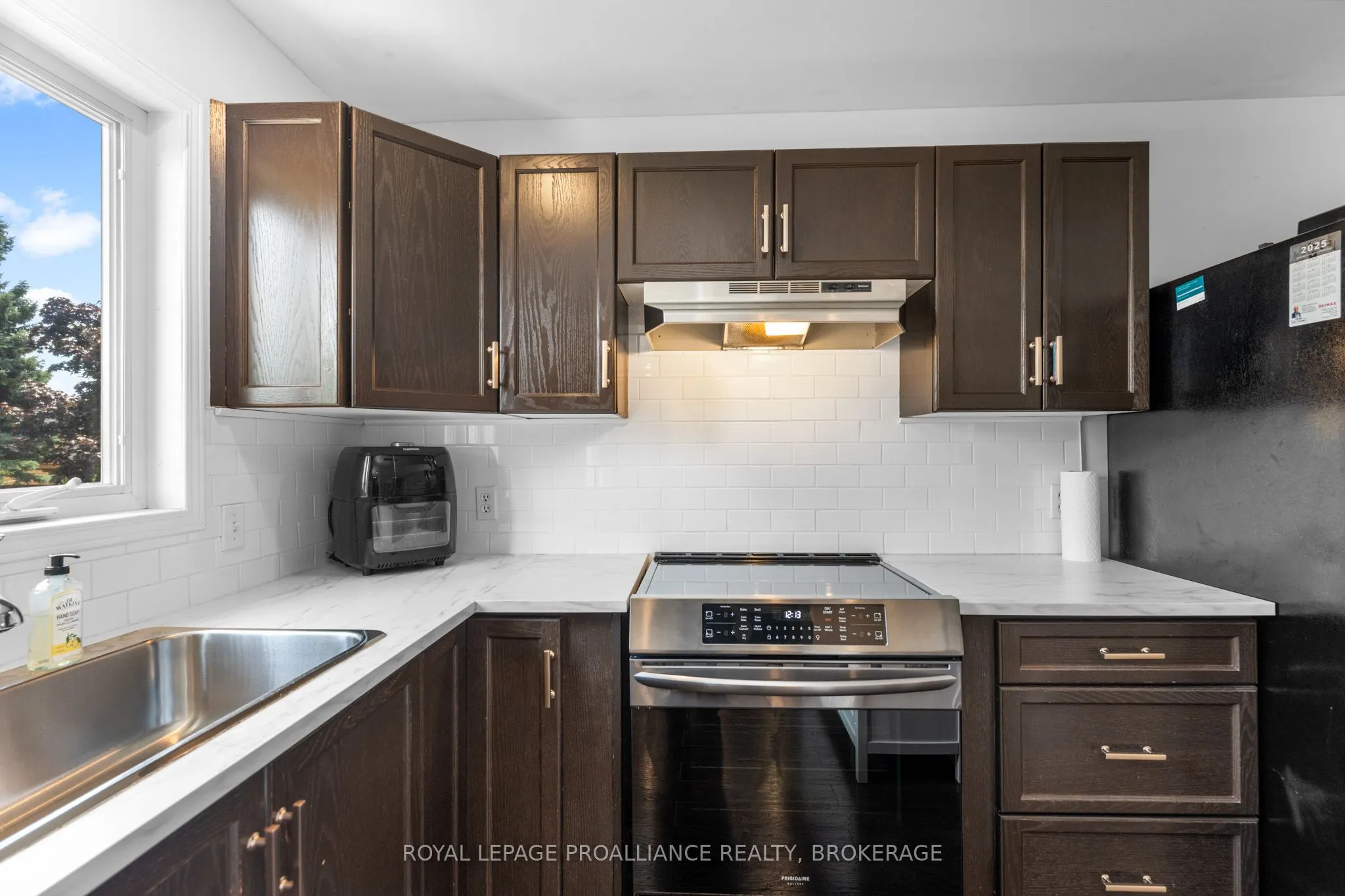 343 Sunrise Crescent