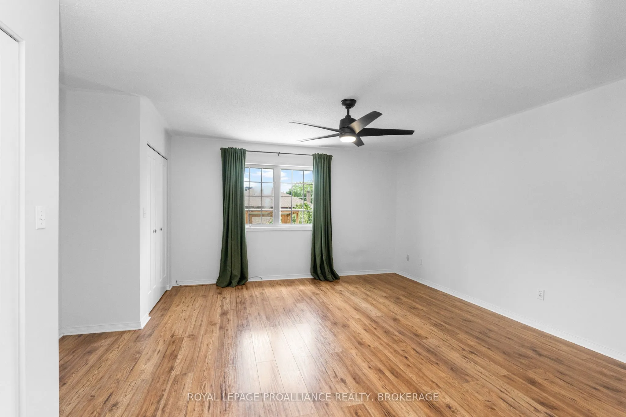 343 Sunrise Crescent