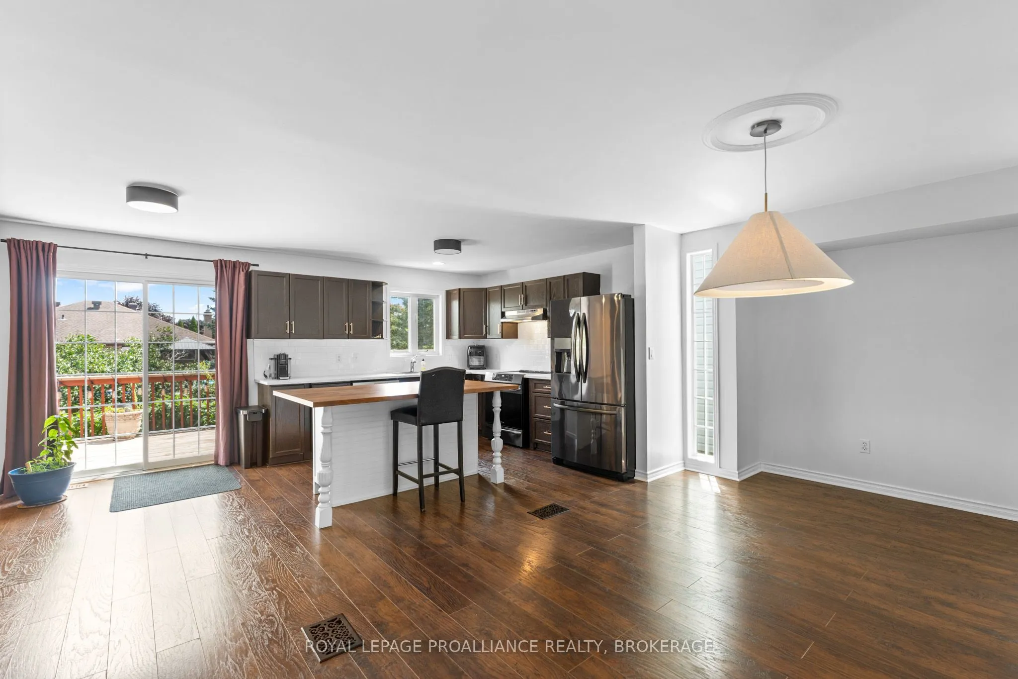 343 Sunrise Crescent