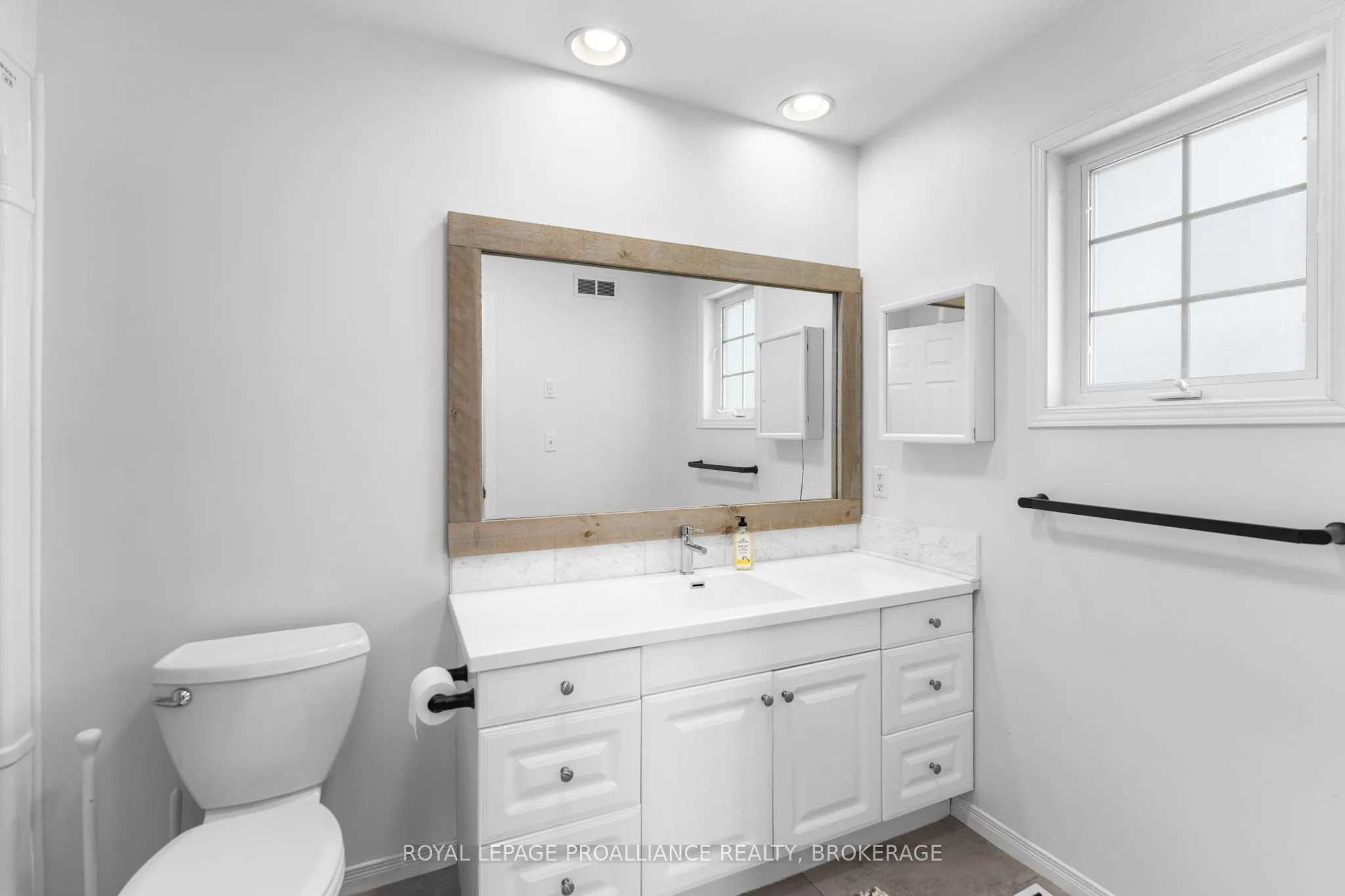 343 Sunrise Crescent