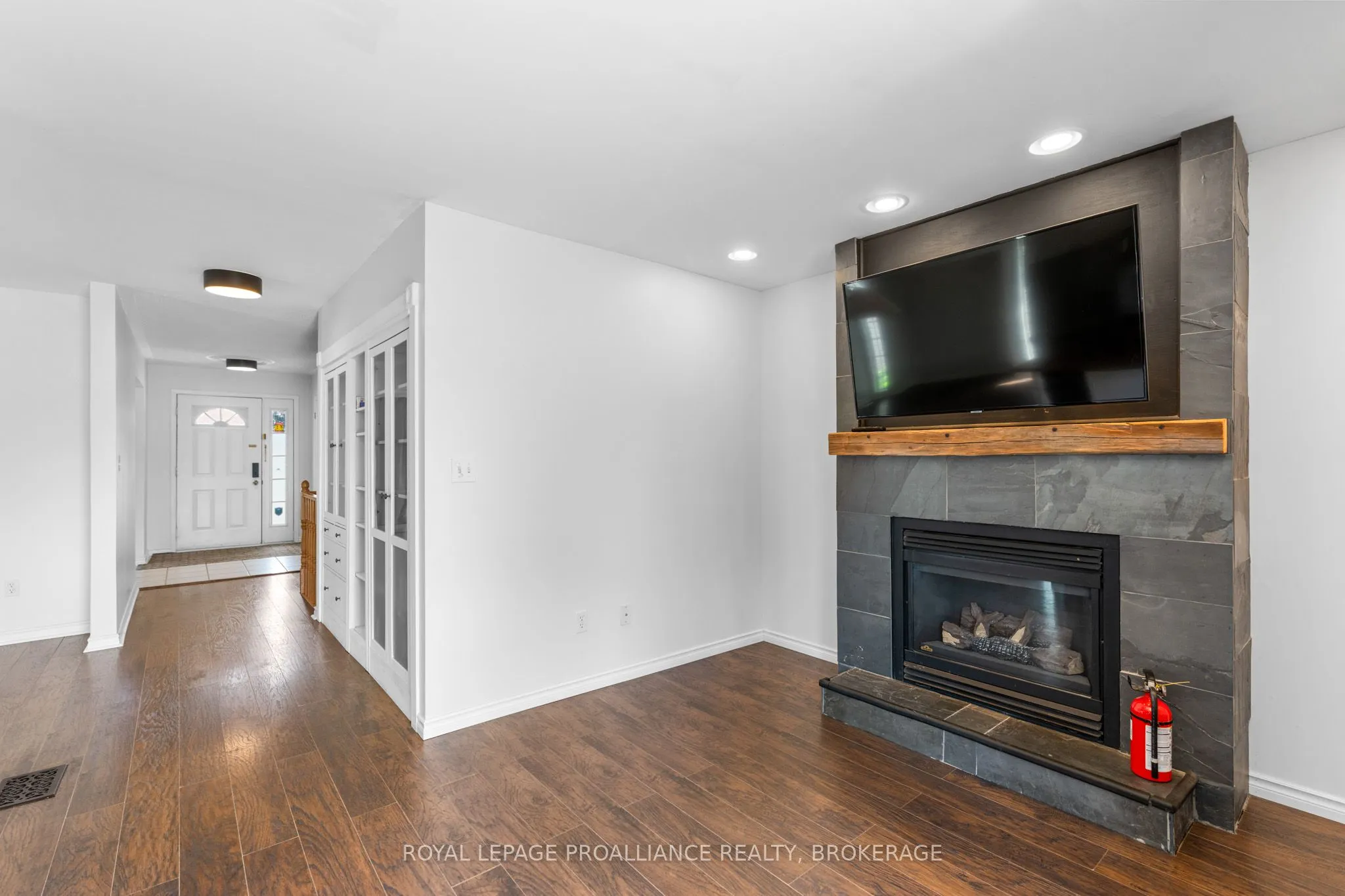343 Sunrise Crescent