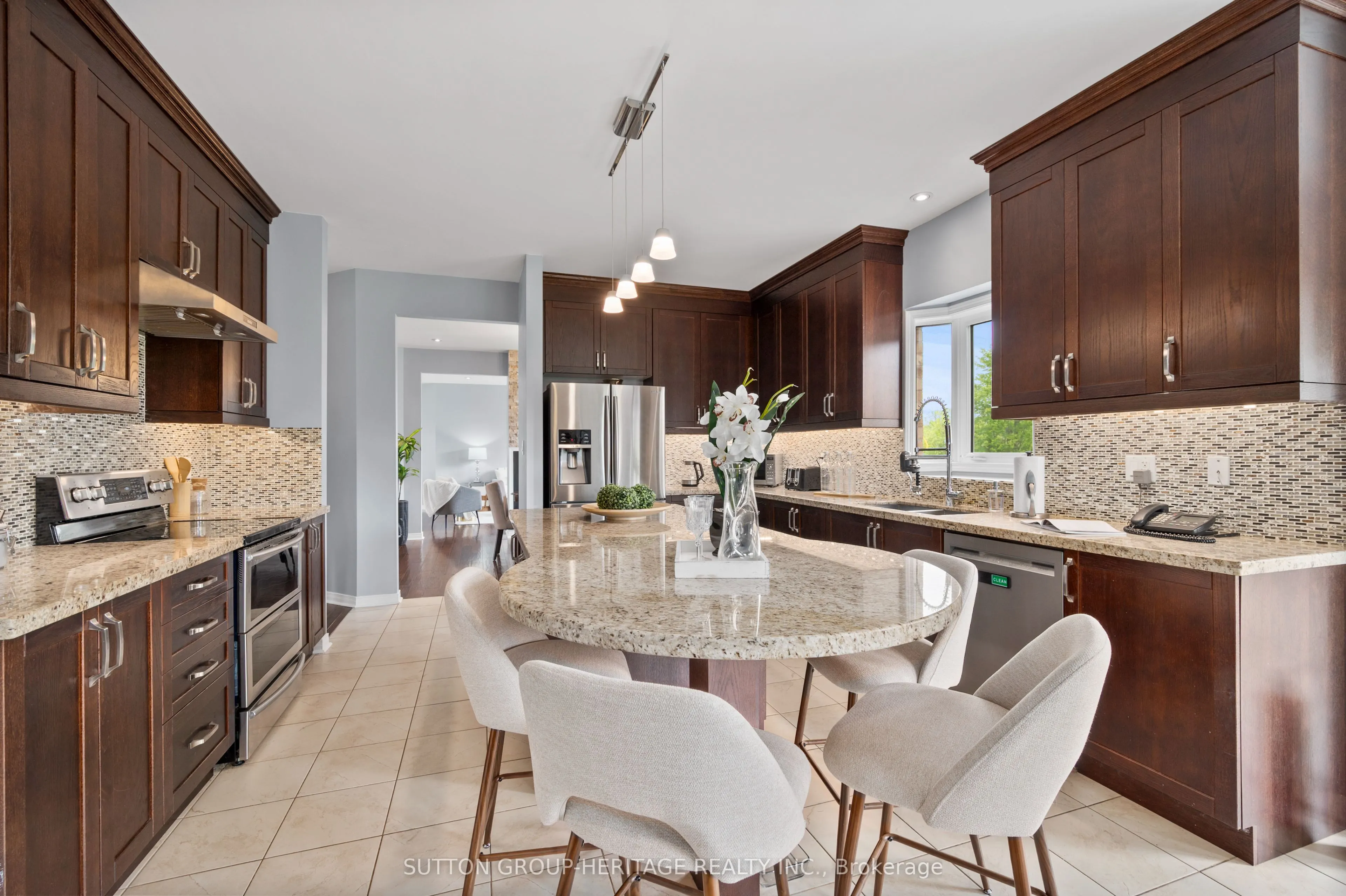 61 Songbird Crescent