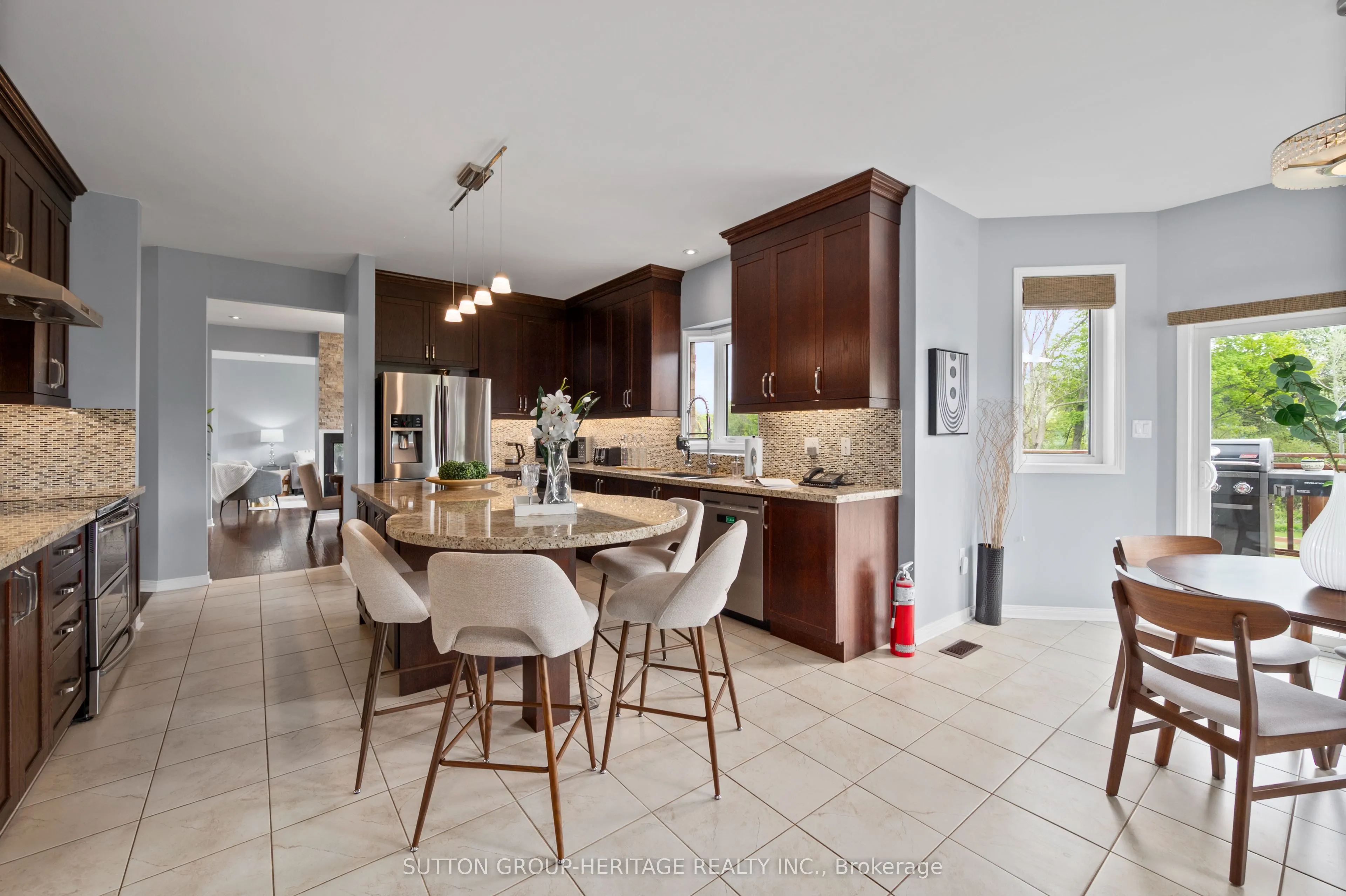 61 Songbird Crescent