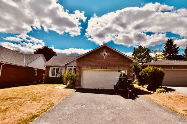 1528 Glenforest Crescent