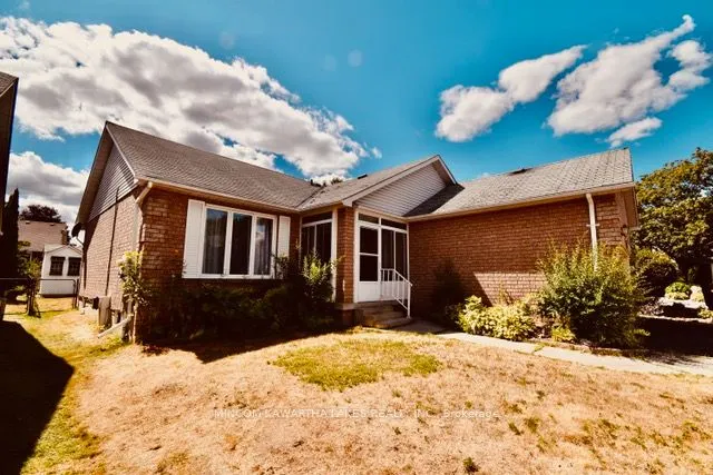1528 Glenforest Crescent