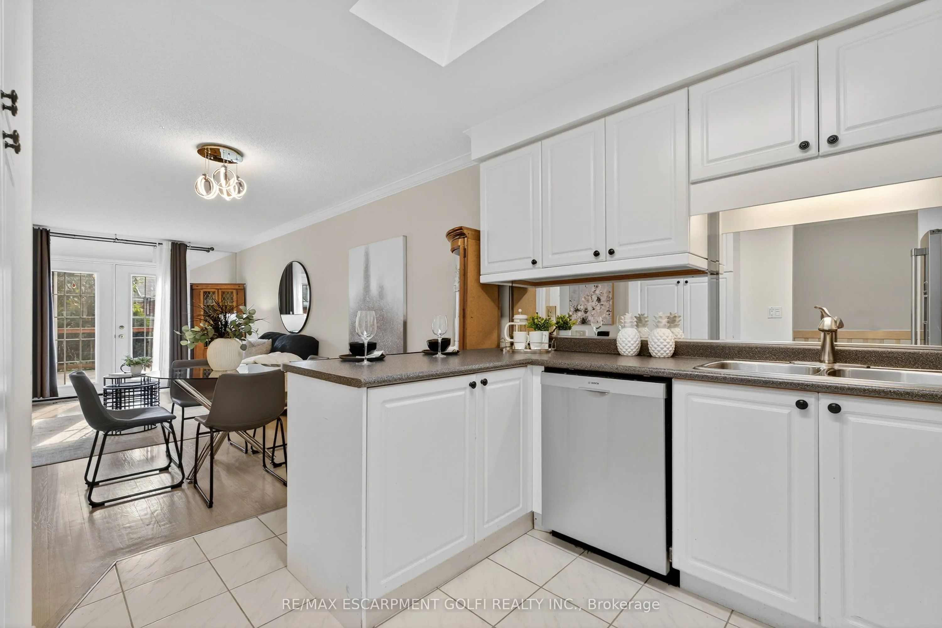 810 Golf Links Road, #2