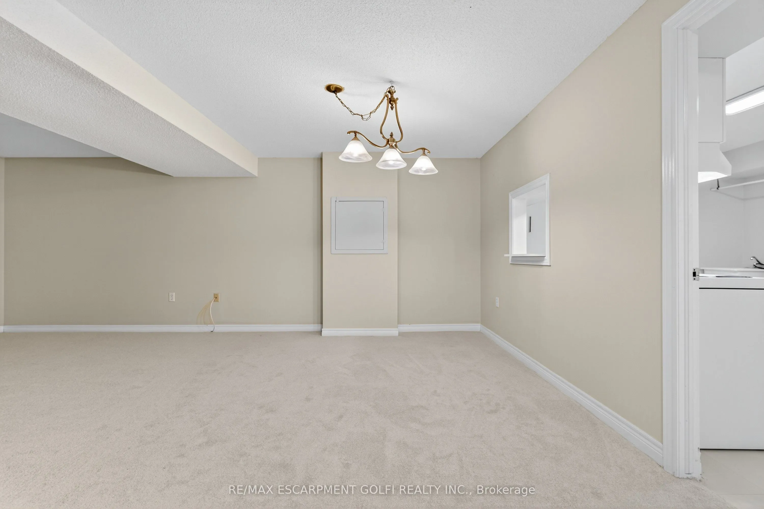 810 Golf Links Road, #2