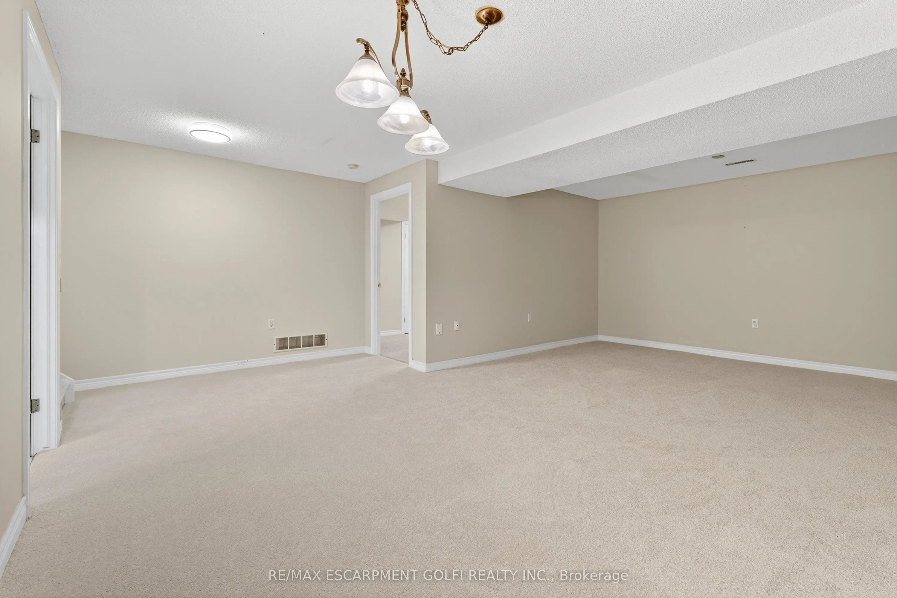 810 Golf Links Road, #2
