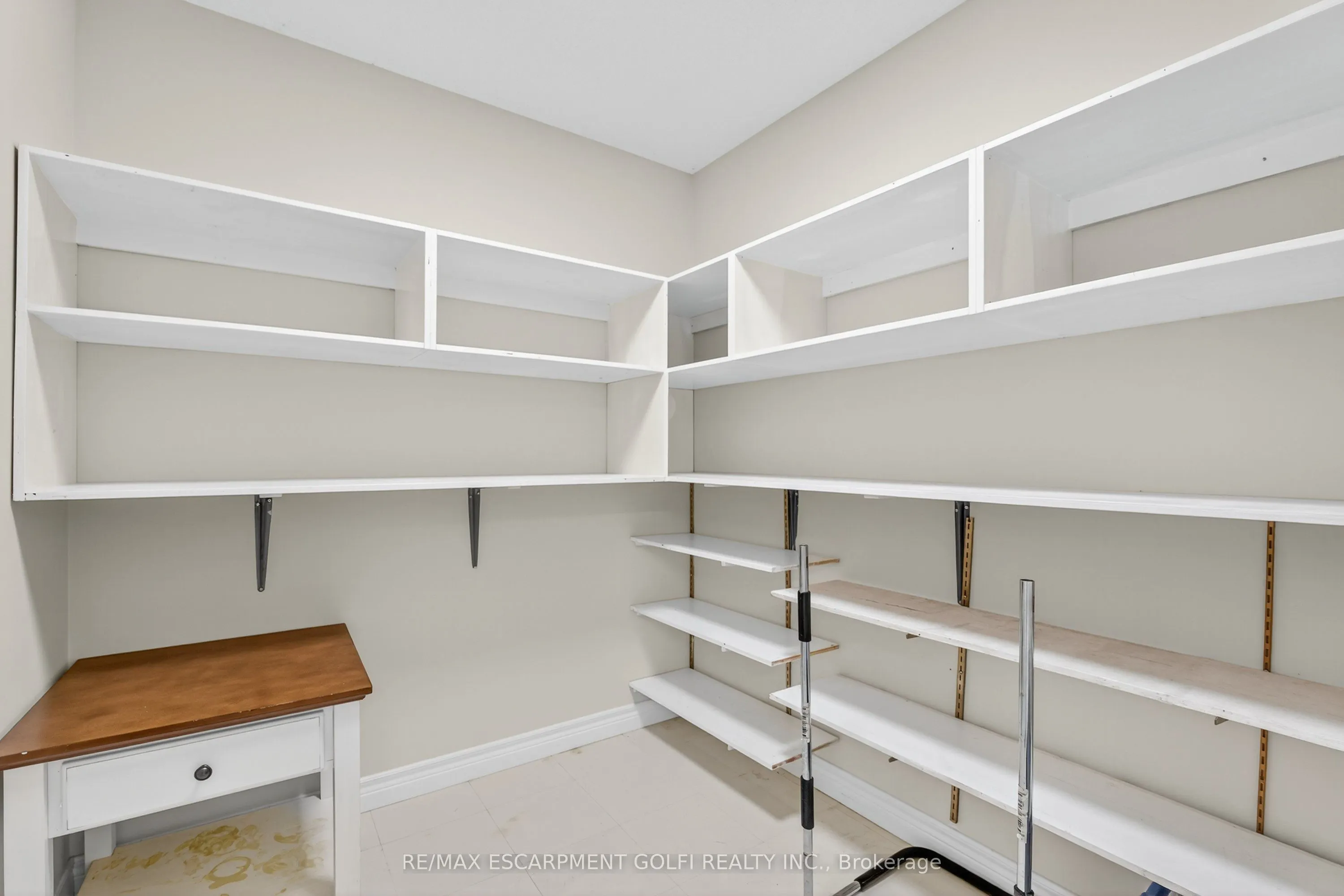 810 Golf Links Road, #2