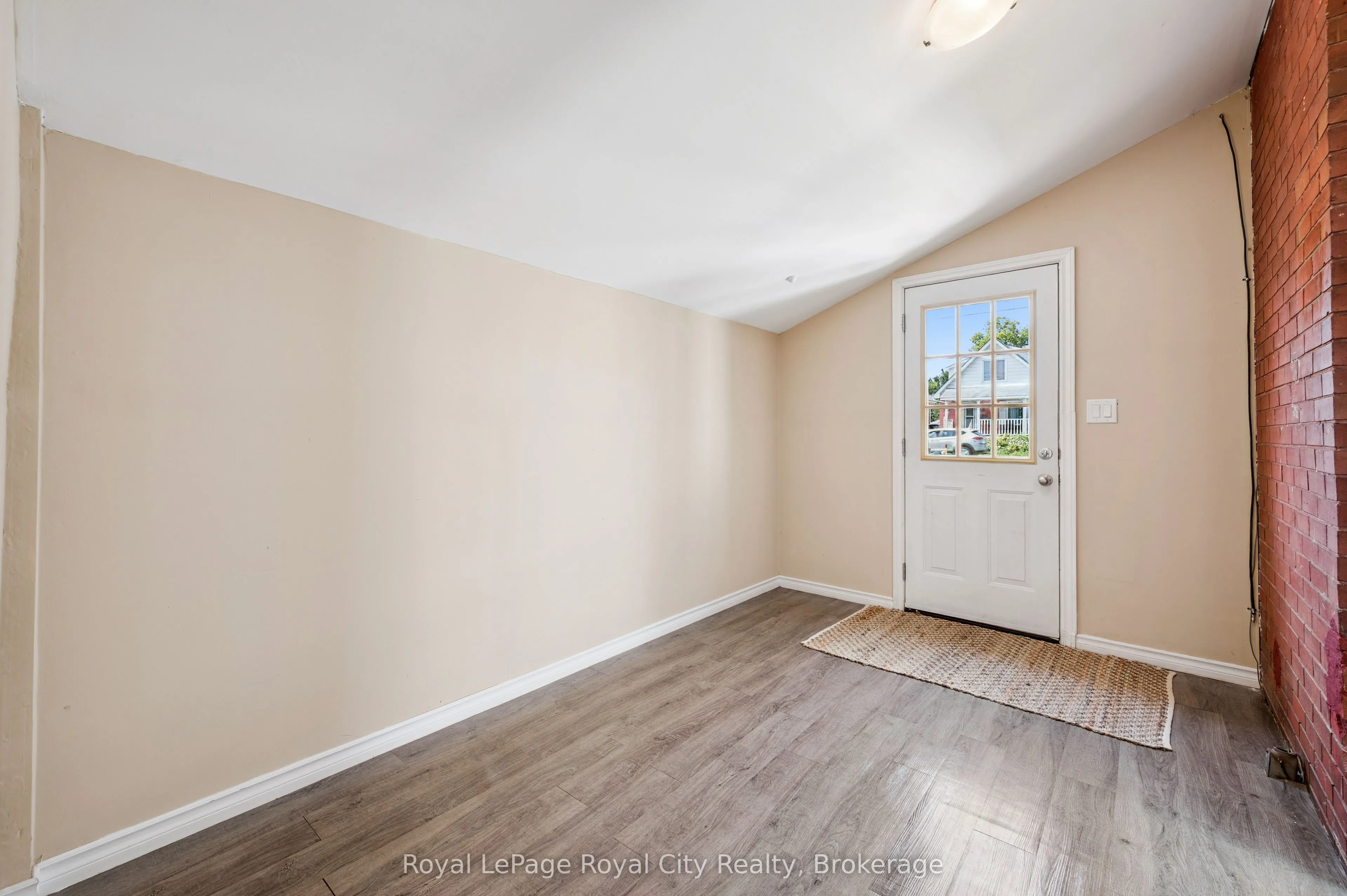 169 Edinburgh Road N
